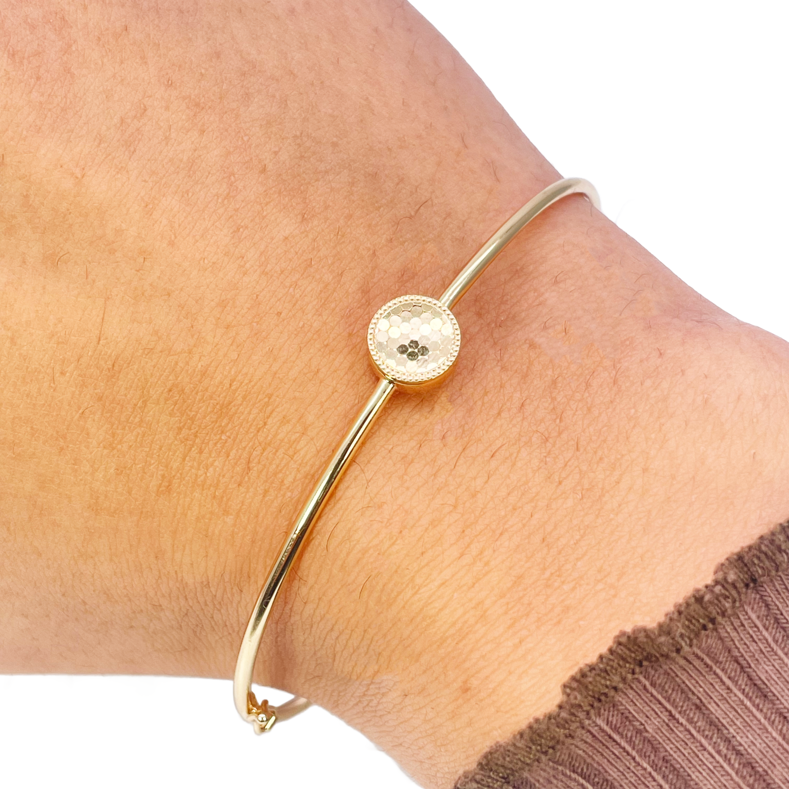 18ct Gold Bangle Minimalist Diamond Cut High Polished Bracelet Diameter 2.3 Inch 