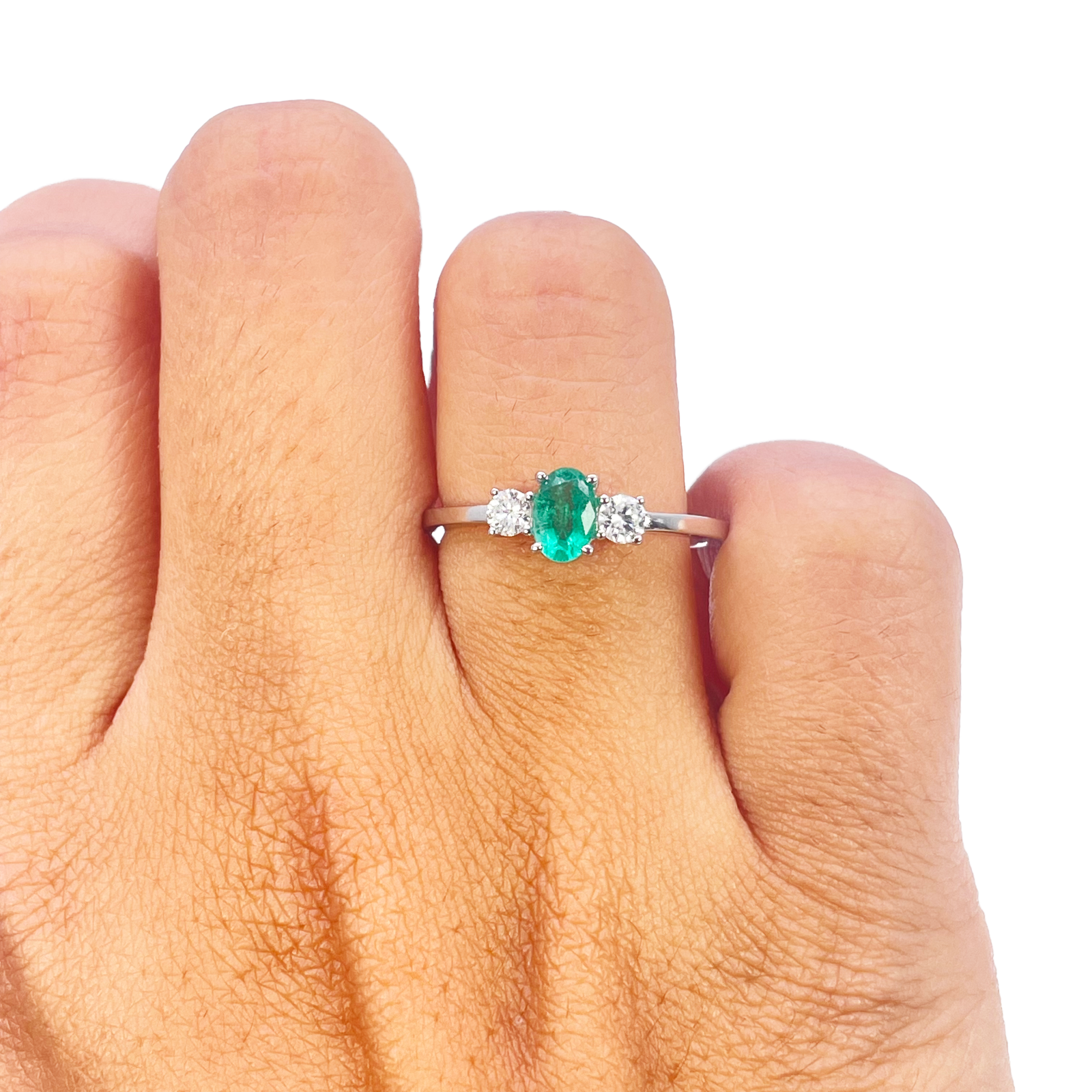 18ct Gold Emerald Diamond Ring Natural Round & Oval Cut Three-Stone 0.60ct  Diamond Ring