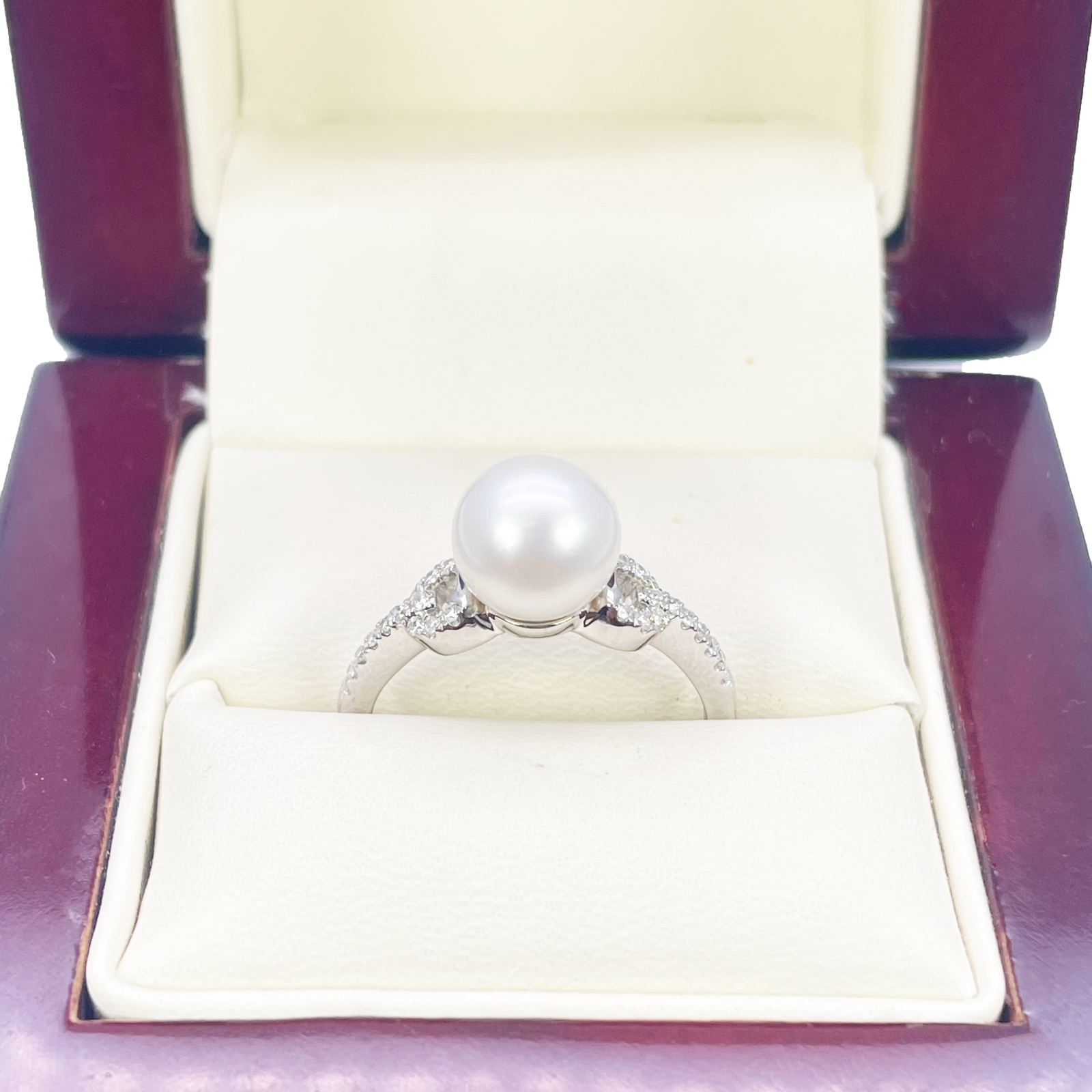 18ct Gold Freshwater Pearl Diamond Ring Natural Round 0.10ct  Diamond Ring