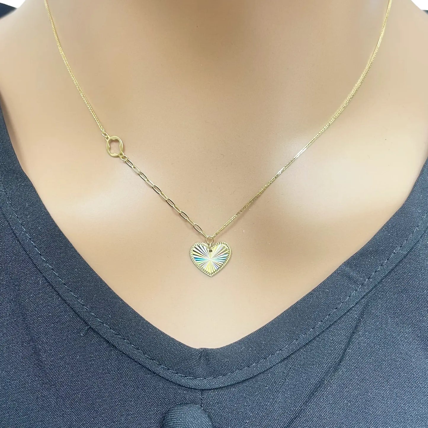 18ct Gold Heart Necklace Diamond Cut High Polished Spiga Chain 17.5 Inches 