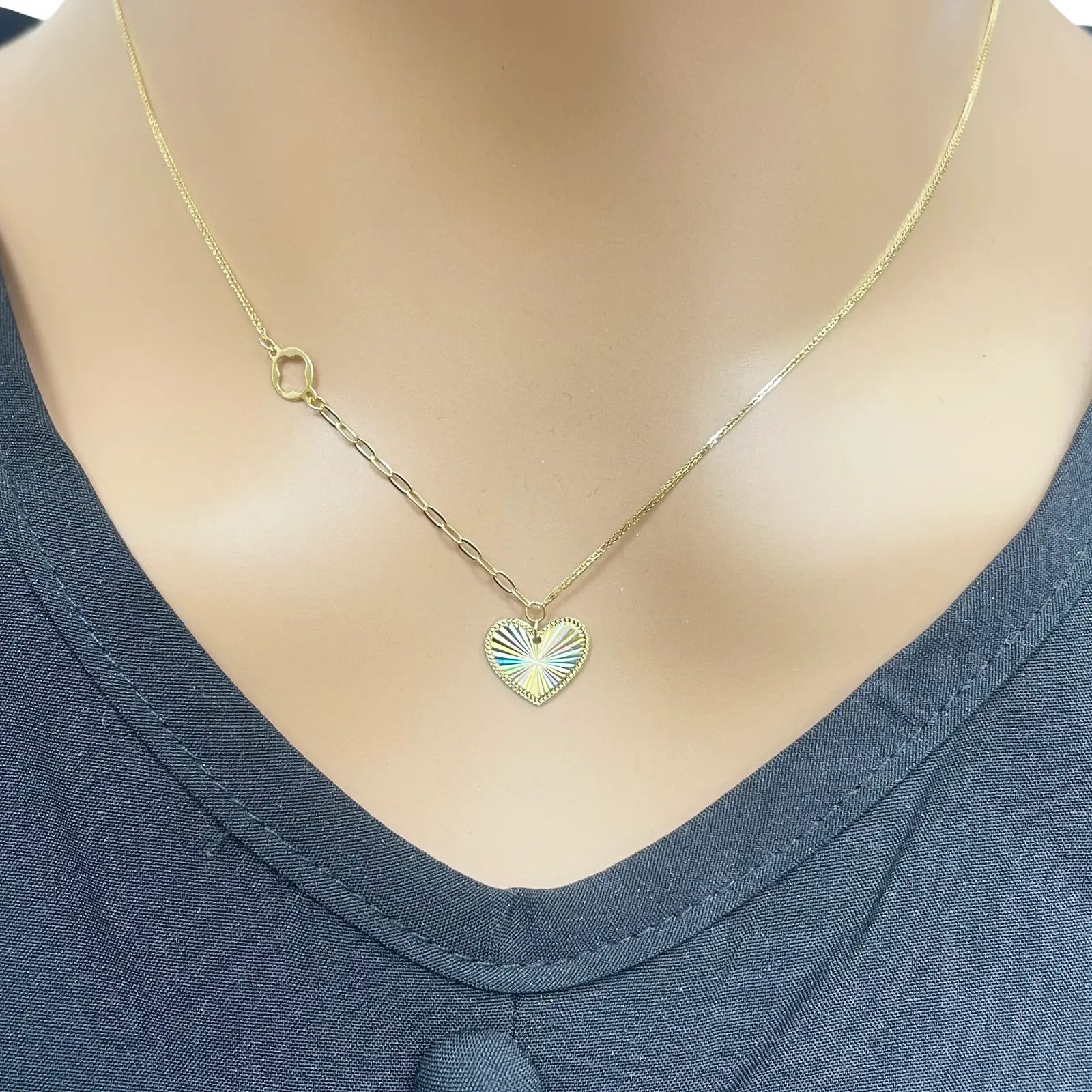 18ct Gold Heart Necklace Diamond Cut High Polished Spiga Chain 17.5 Inches 