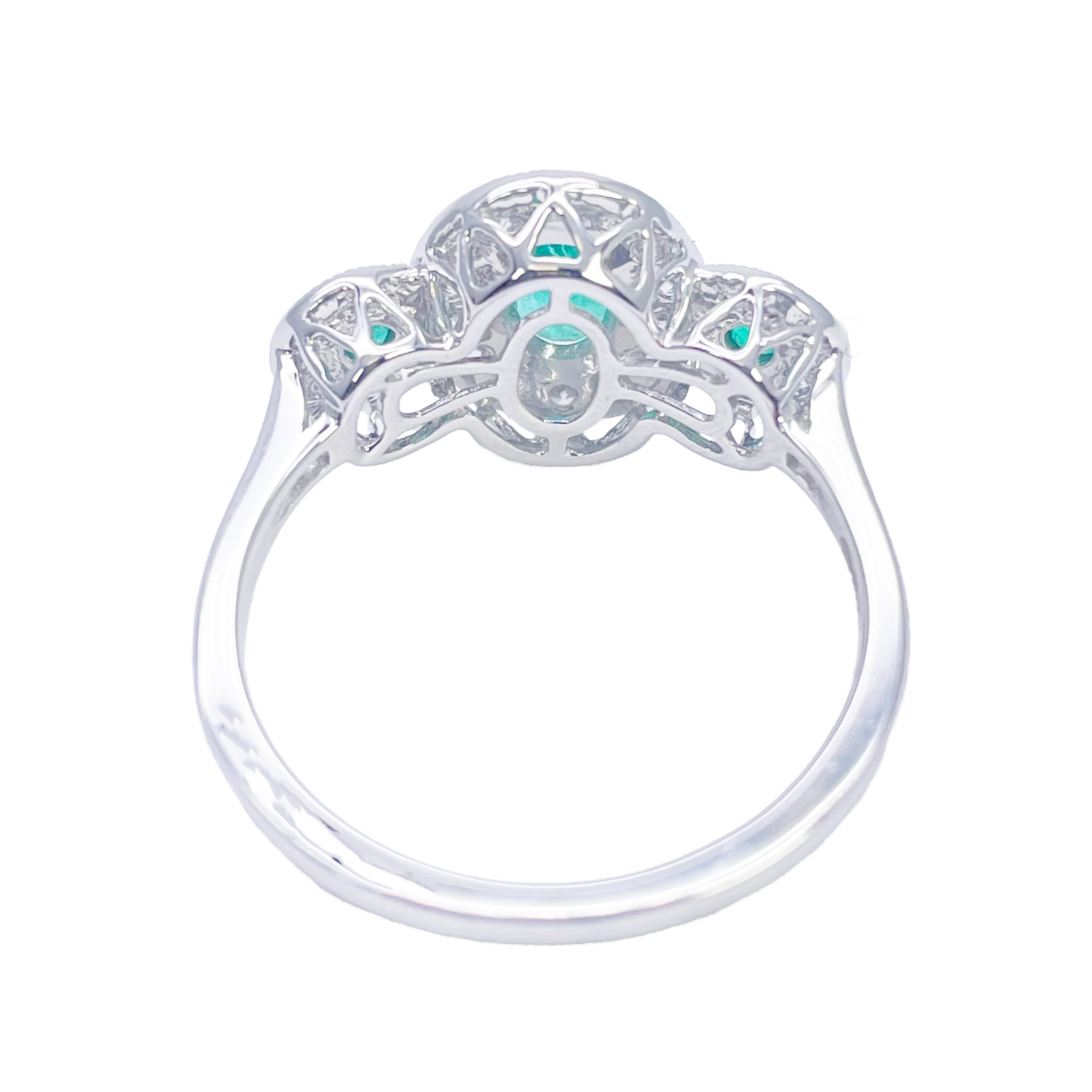 18ct Gold Natural Emerald Diamond Ring Round & Oval Cut 0.80ct  Diamond Ring