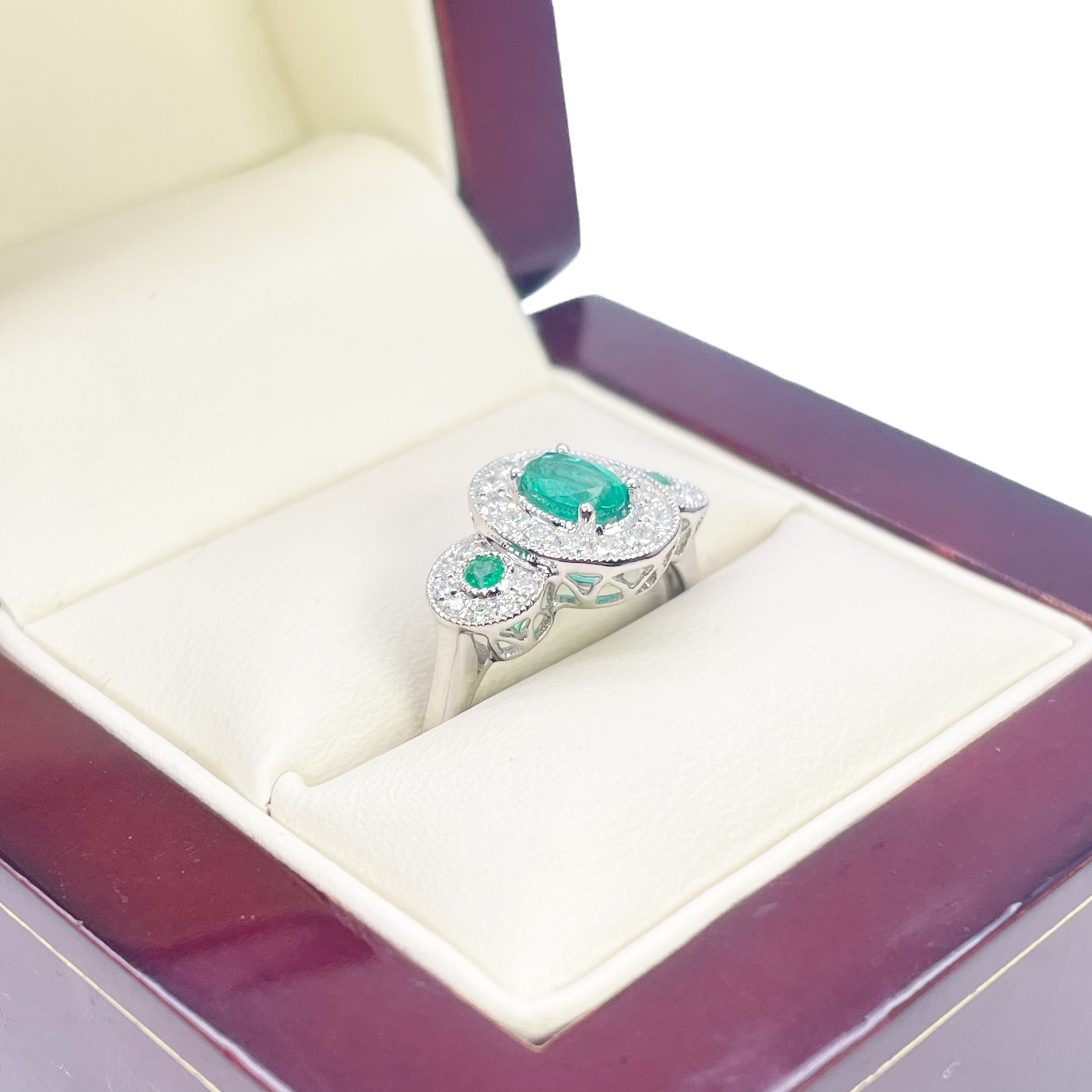 18ct Gold Natural Emerald Diamond Ring Round & Oval Cut 0.80ct  Diamond Ring
