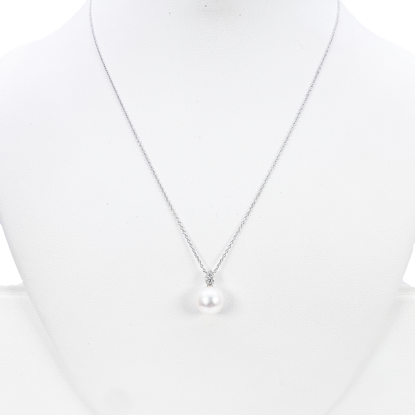 18ct Gold Natural Freshwater Pearl & Diamond Pendant Necklace 0.05ct 17 Inches 