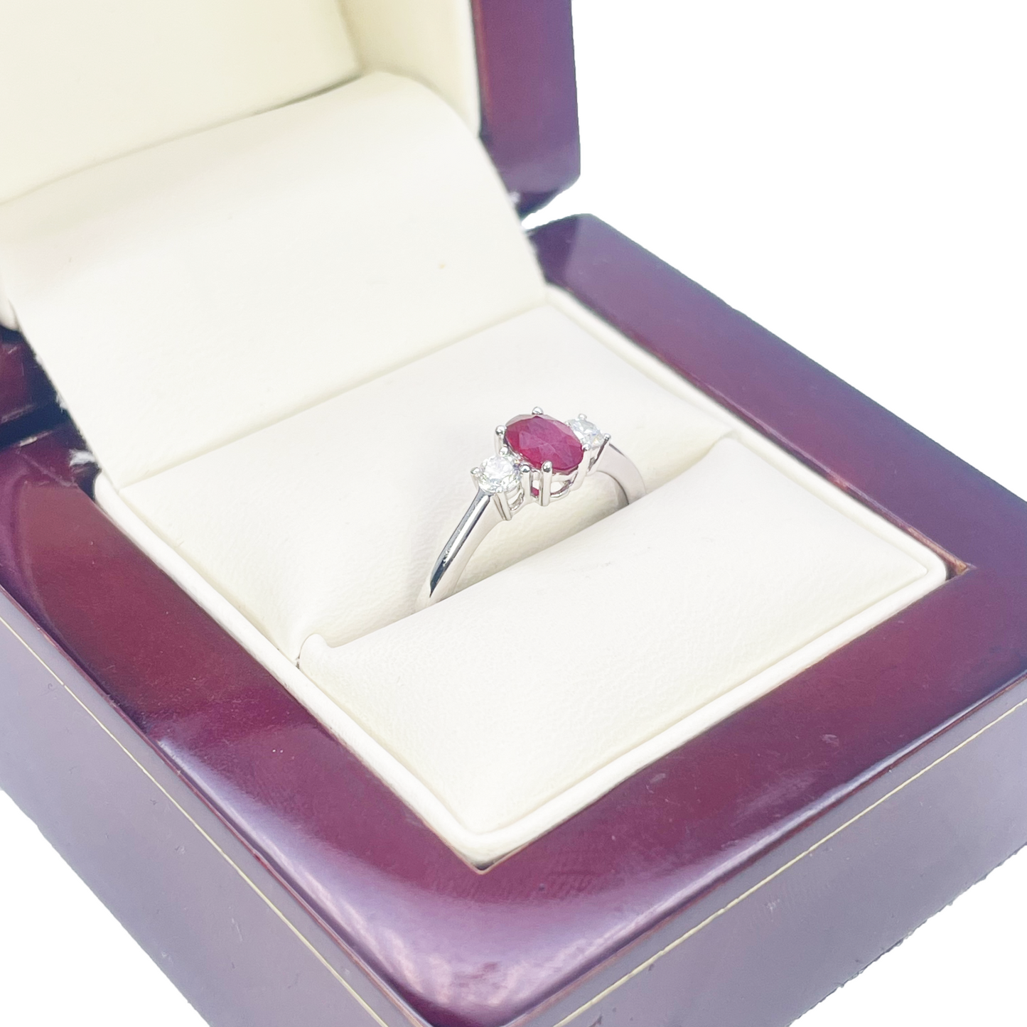 18ct Gold Ruby Diamond Ring Natural Round & Oval Cut Three-Stone 0.80ct  Diamond Ring
