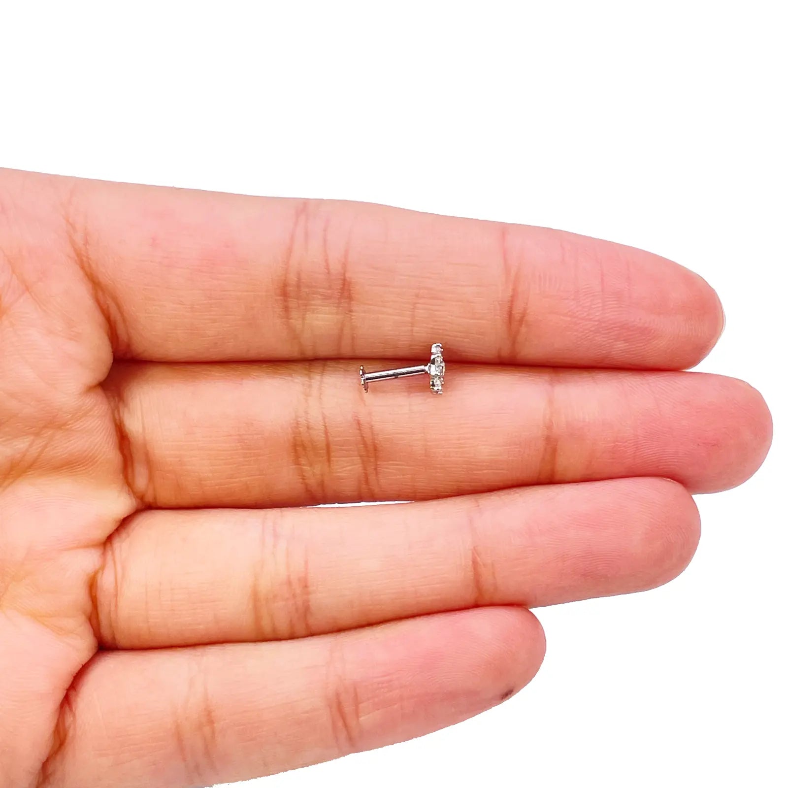 18ct White Gold Beautiful Eight Petal Cubic Zirconia Floral Nose Stud/Pin 5.5mm Width 