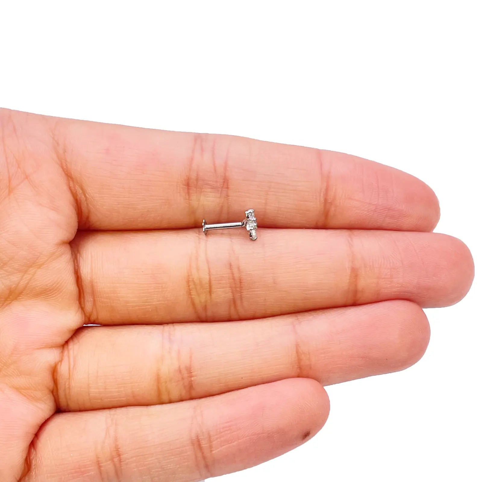 18ct White Gold Beautiful Five Cubic Zirconia Petal Floral Nose Stud/Pin 5.5mm Width 