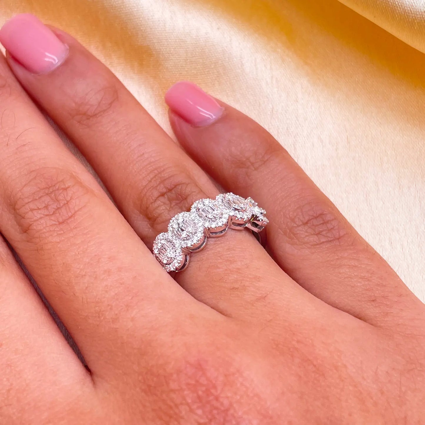 18ct White Gold Diamond 5 Oval Cluster With Baguettes Ring 0.49ct  Diamond Ring