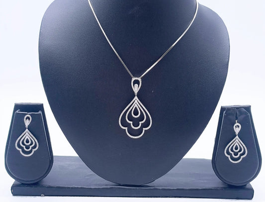 18ct White Gold Diamond Pendant & Chain + Matching Earrings 2.56cts SI/G-H 