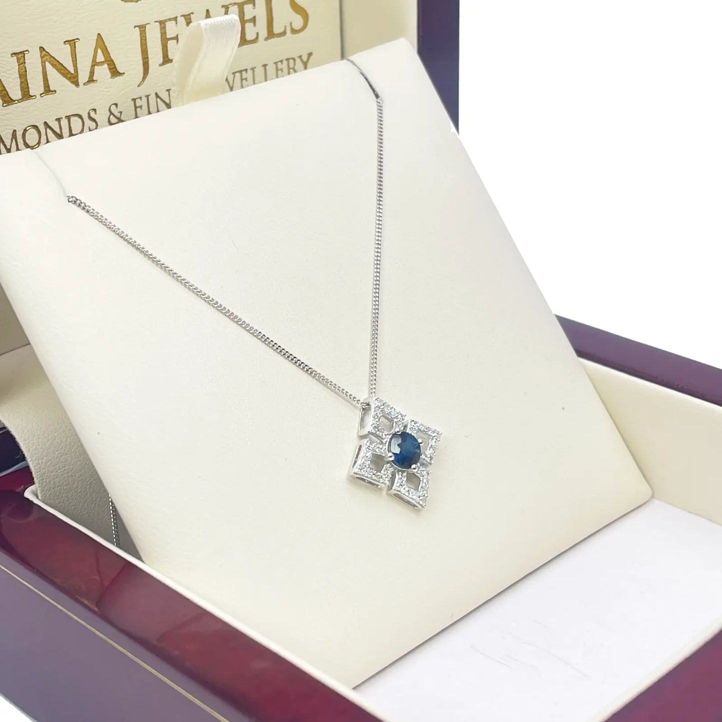 18ct White Gold Diamond & Sapphire Kite Pendant With A 16''inch Chain Necklace 0.77ct 