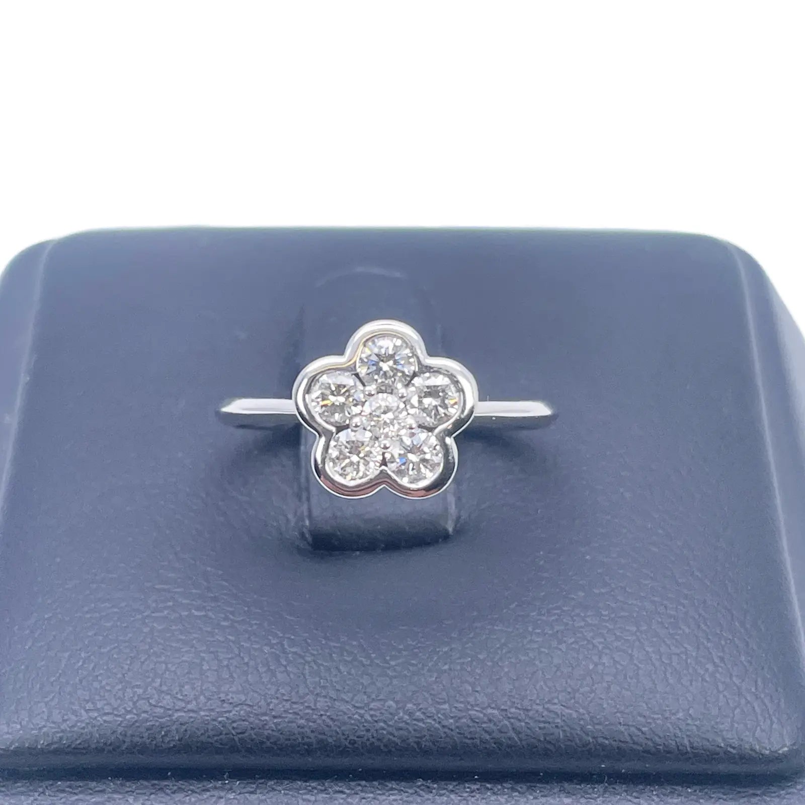 18ct White Gold Elegant Floral Diamond Ring 0.46ct  Diamond Ring