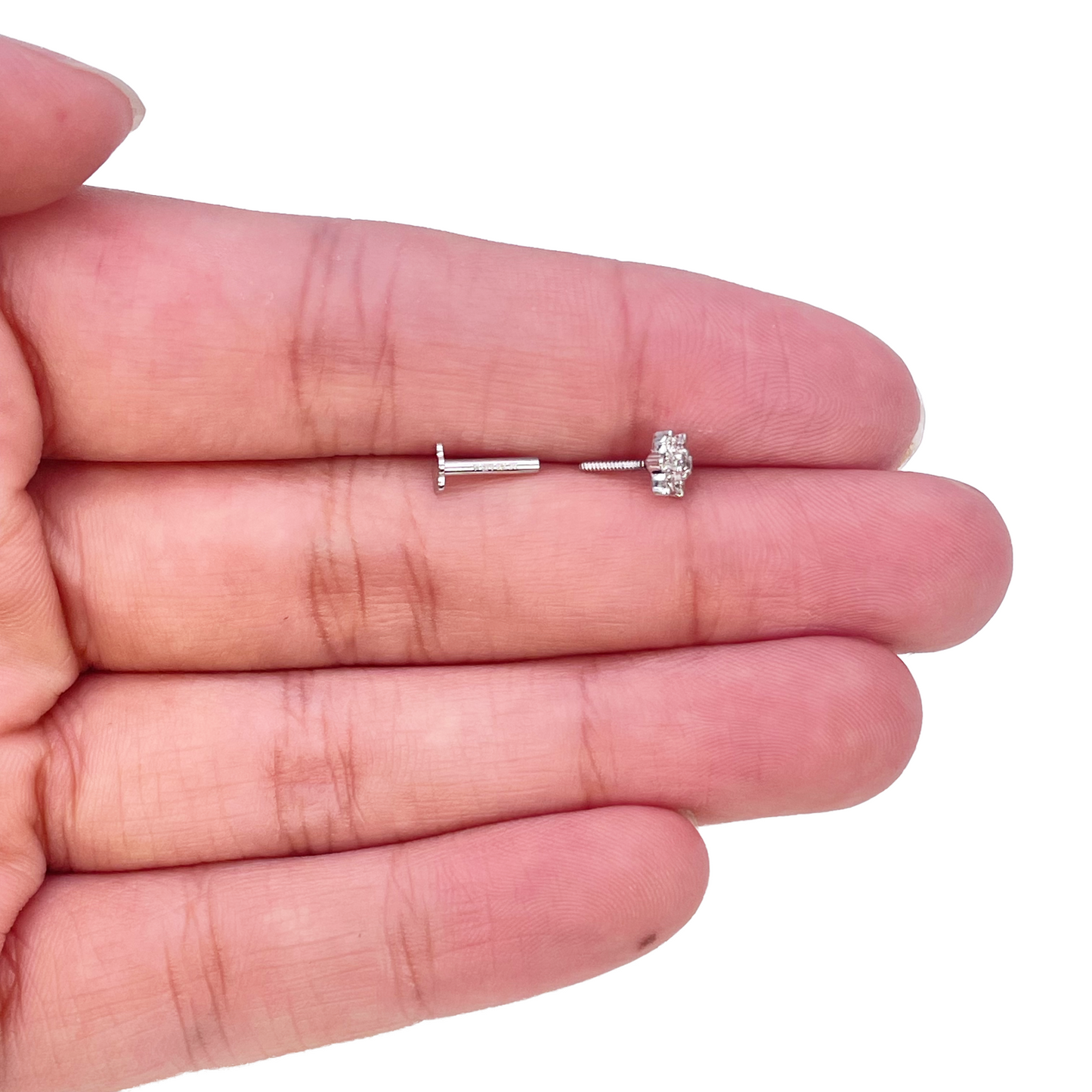 18ct White Gold Natural Round Diamond Flower Nose Stud 0.09ct 