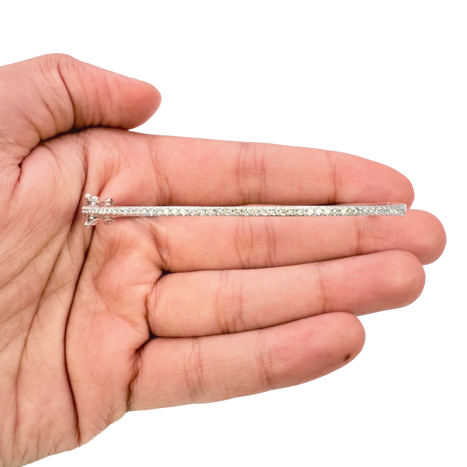 18ct White Gold Natural Round Pave Diamond High-Polished Oval Bangle 0.50ct  Diamond Bracelets