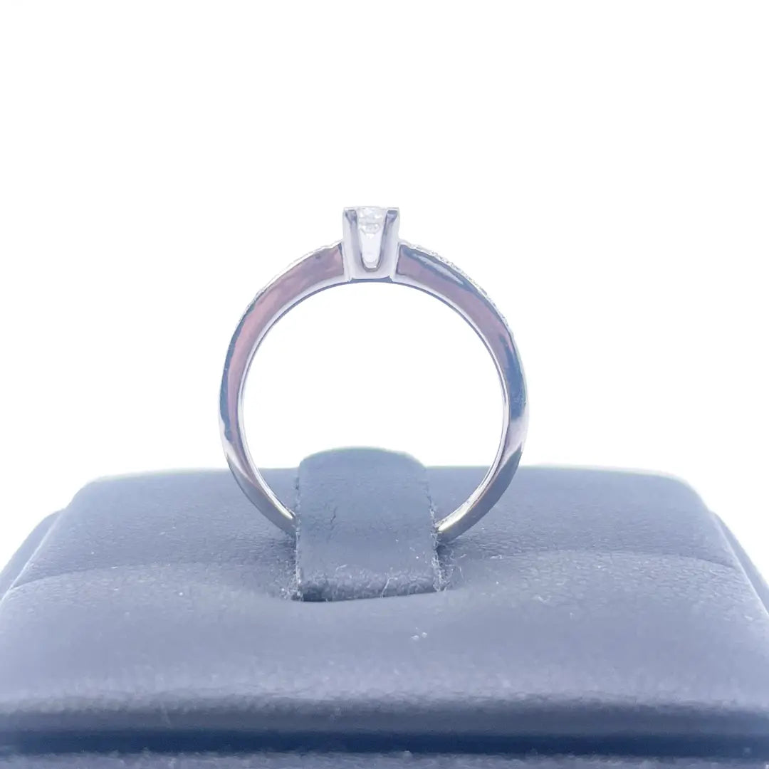 18ct White Gold Round Cut Diamond Engagement Ring 0.15 carats  Diamond Ring