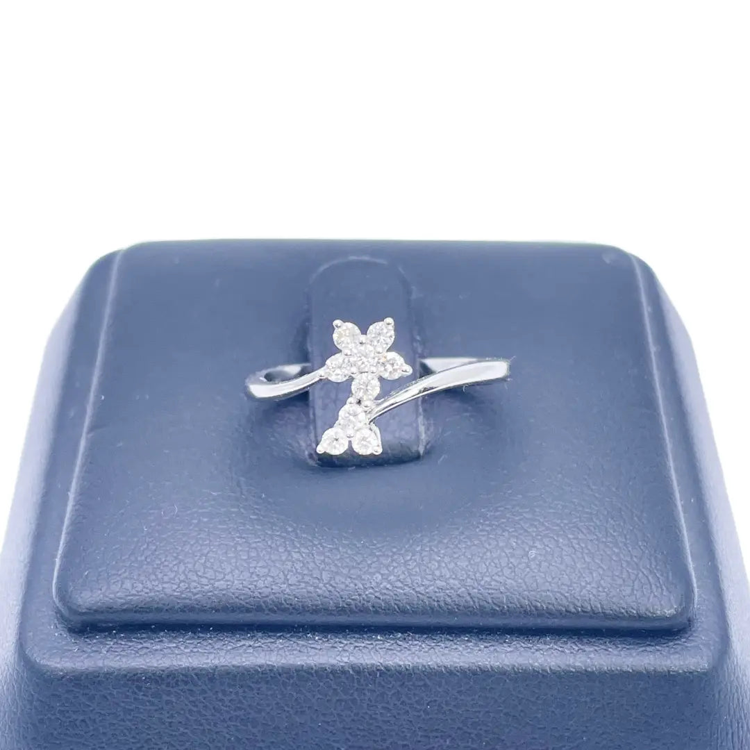 18ct White Gold Round Diamond Floral Cross Over Ring 0.21ct  Diamond Ring