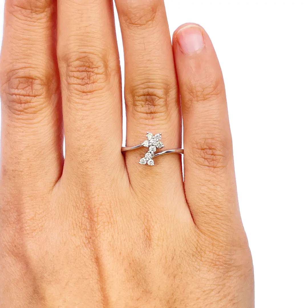 18ct White Gold Round Diamond Floral Cross Over Ring 0.21ct  Diamond Ring