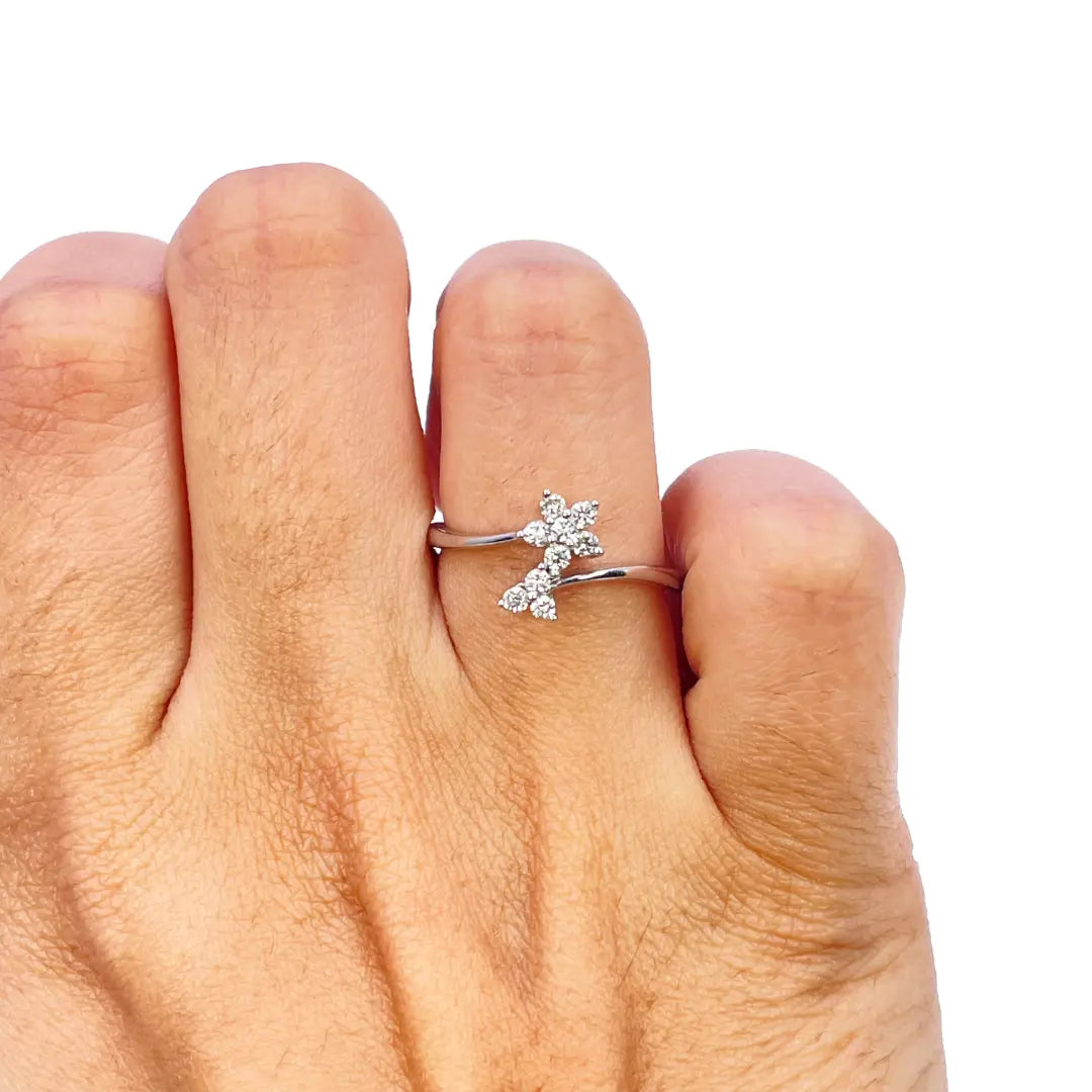 18ct White Gold Round Diamond Floral Cross Over Ring 0.21ct  Diamond Ring