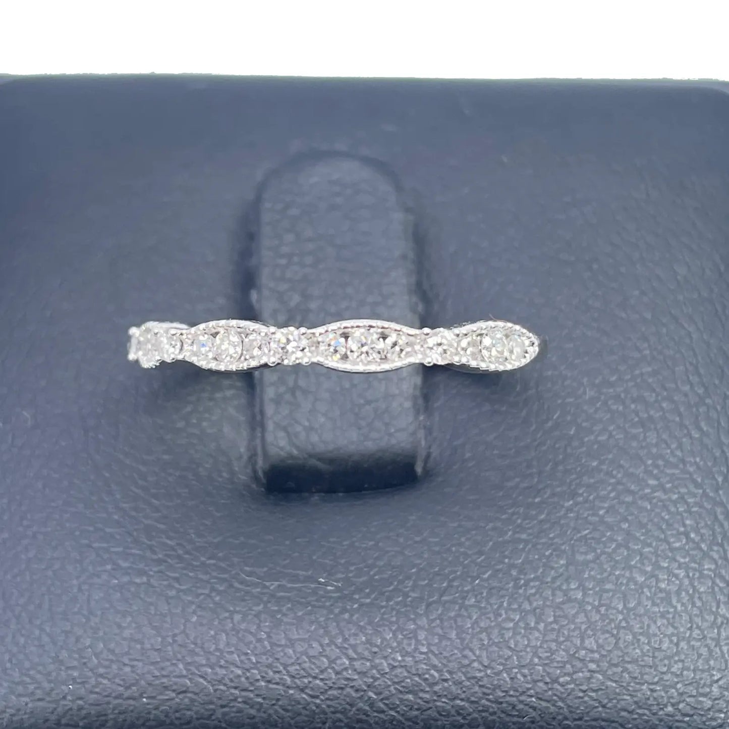 18ct White Gold Round Diamond Half  Eternity Milgrain Band 0.25ct  Diamond Ring