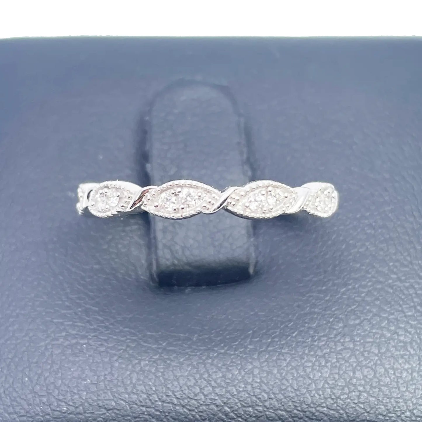 18ct White Gold Round Diamond Half  Eternity Milgrain Stackable Band 0.11ct  Diamond Ring