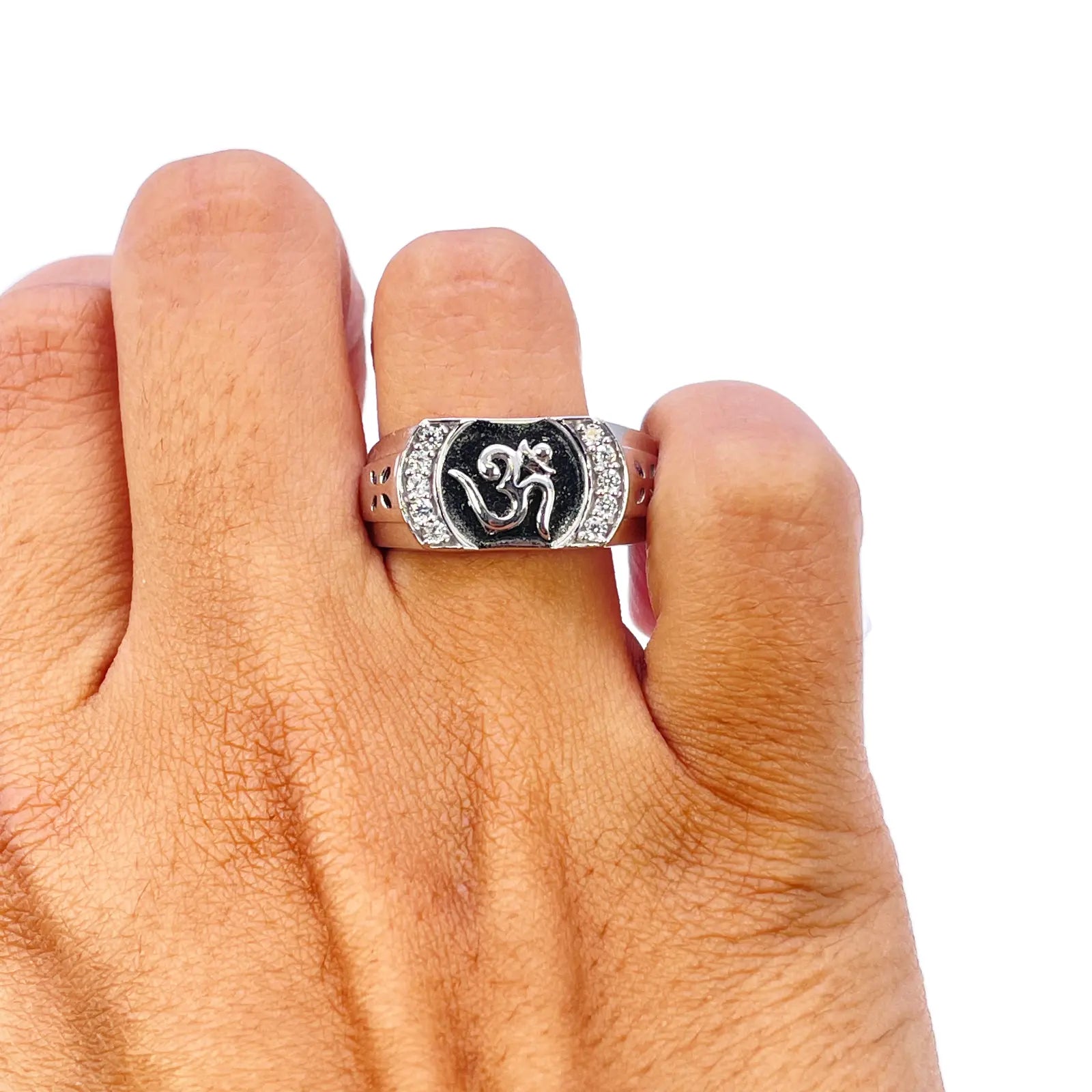 18ct White Gold & Round Cubic Zirconia Gents OM Signet Ring 