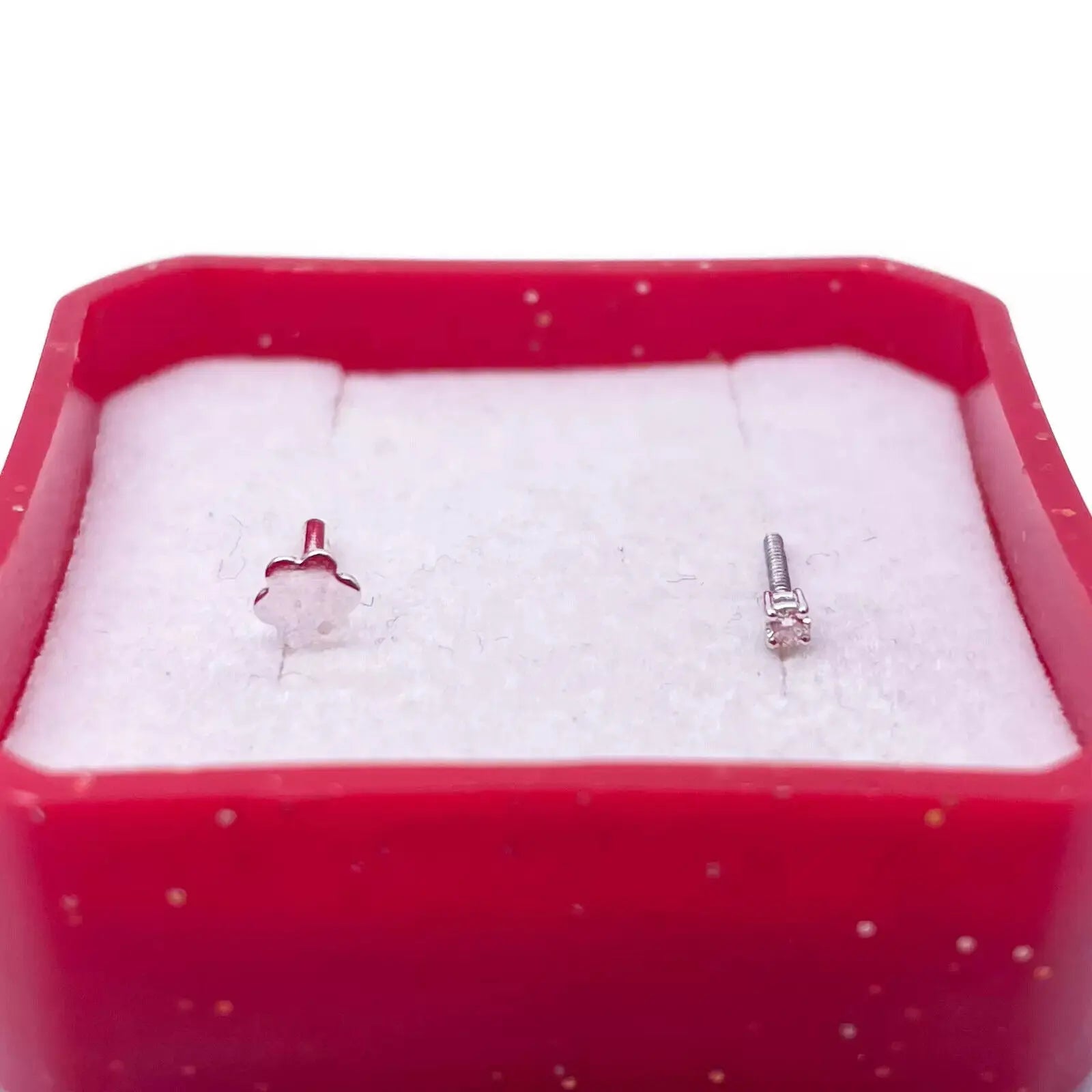 18ct White Or Yellow Gold Diamond Nose Stud Pin 0.02ct 4 claw 1.7mm Width 