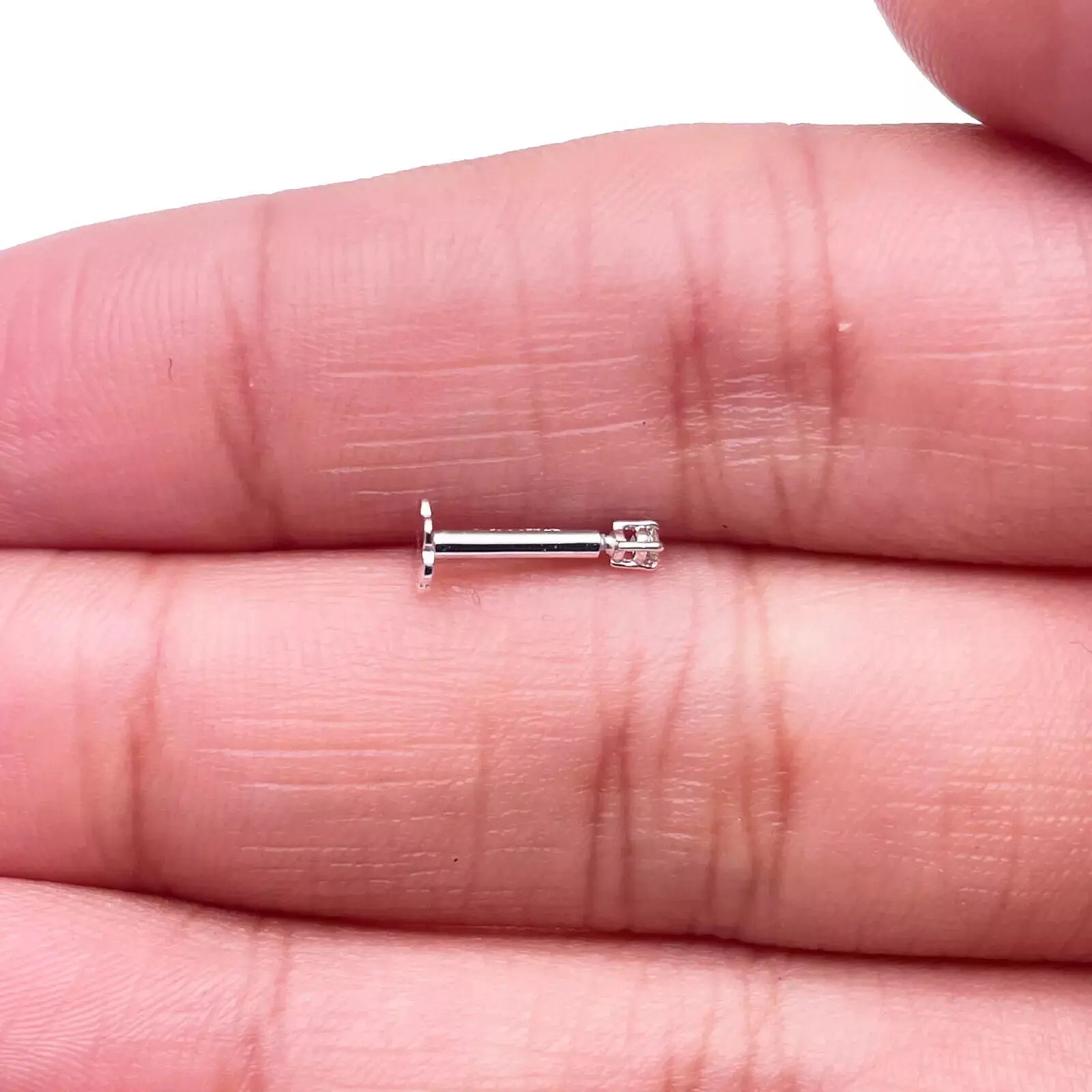 18ct White Or Yellow Gold Diamond Nose Stud Pin 0.02ct 4 claw 1.7mm Width 