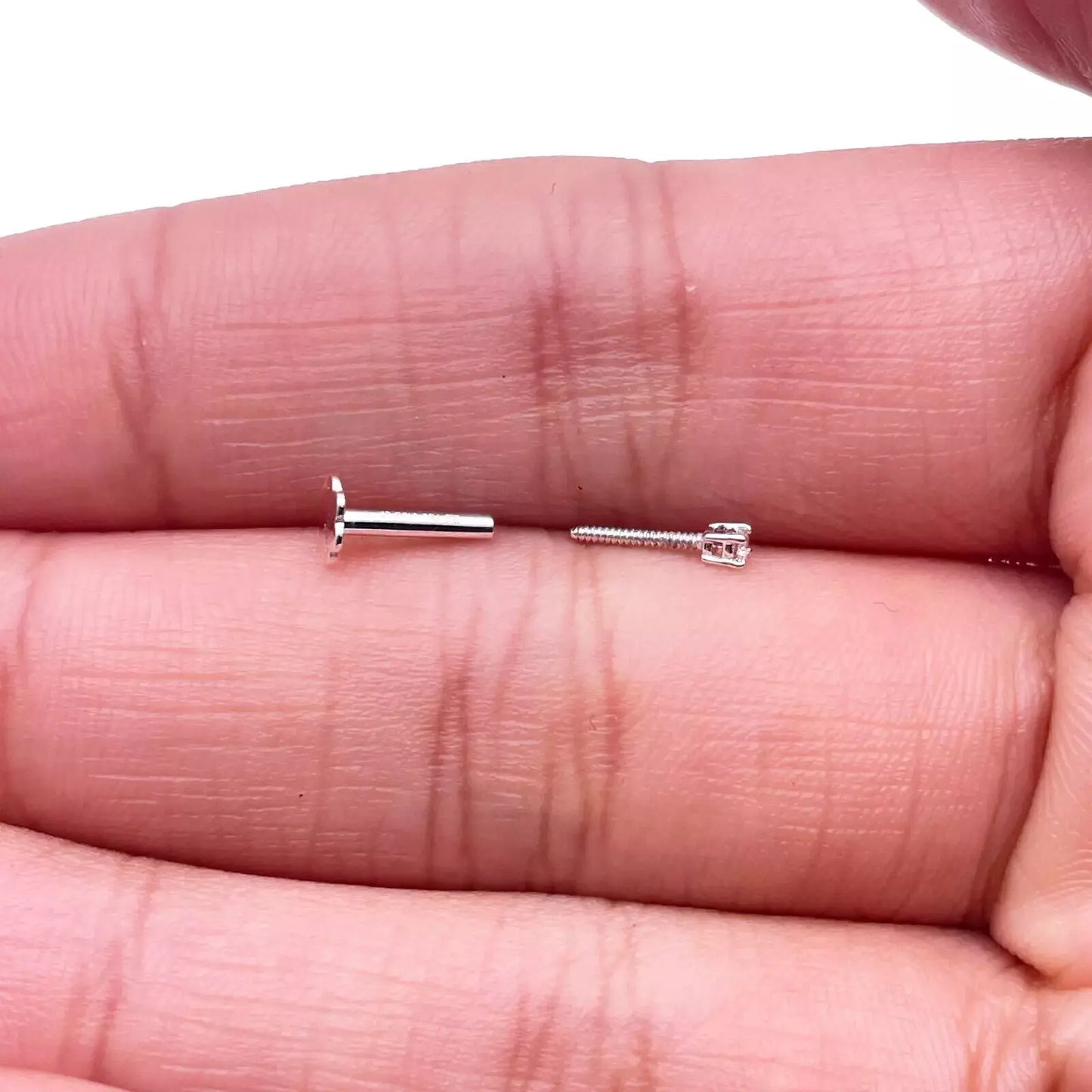 18ct White Or Yellow Gold Diamond Nose Stud Pin 0.02ct 4 claw 1.7mm Width 