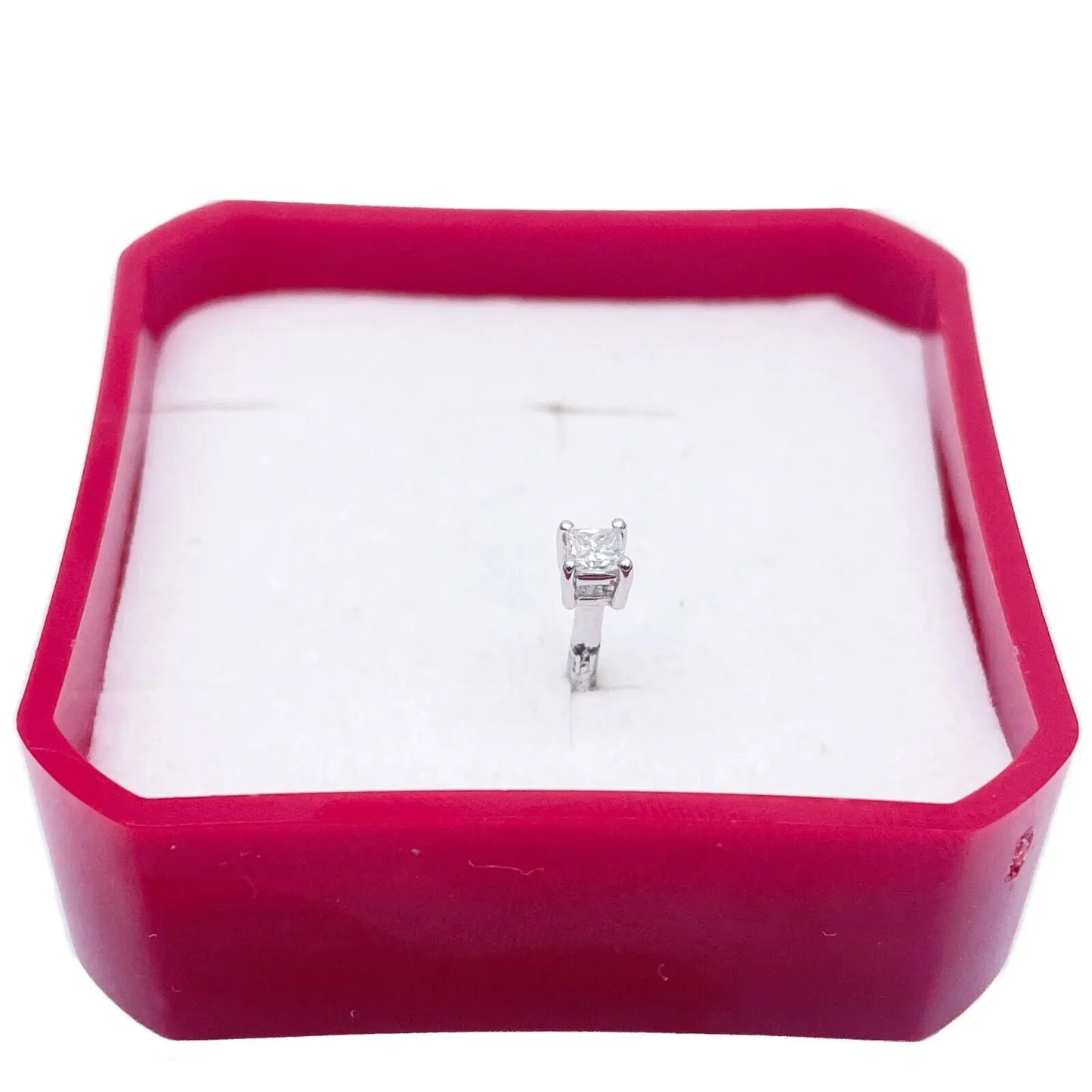 18ct White Or Yellow Gold Princess Diamond Nose Stud Pin 0.10ct 4 claw 3.2mm 