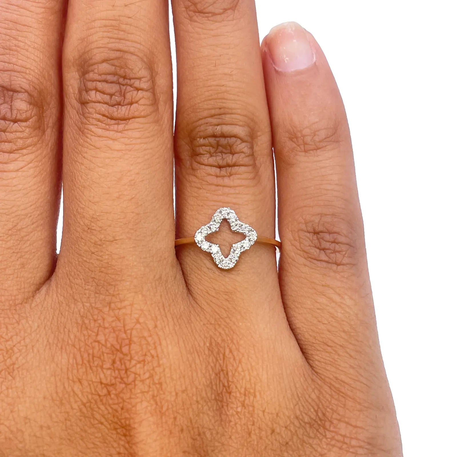 18ct Yellow Gold Diamond Clover/Flower Shaped Ring 0.18ct  Diamond Ring