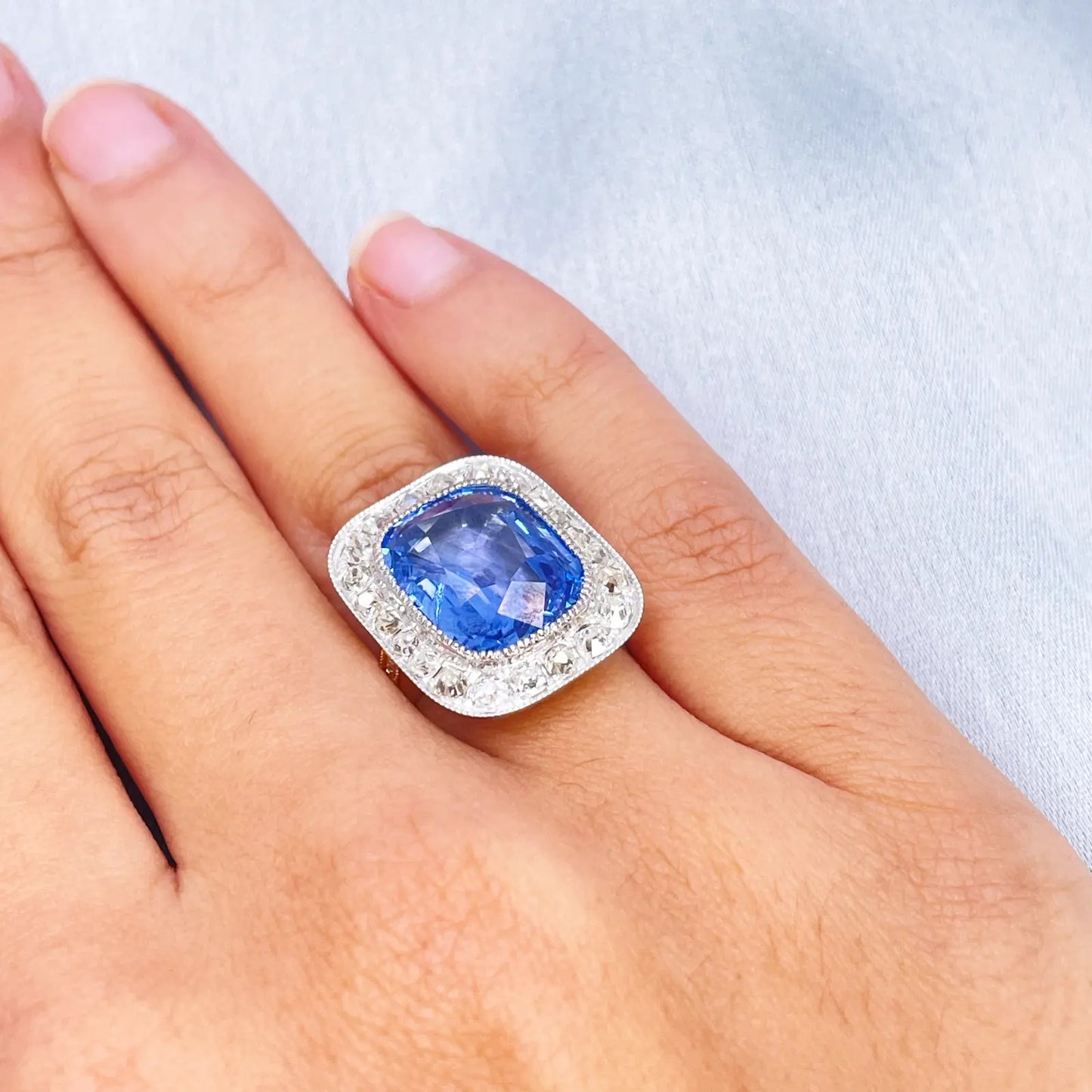 18ct Yellow Gold Natural Blue Sapphire Diamond Rectangular Cushion Ring 10.7ct  Diamond Ring