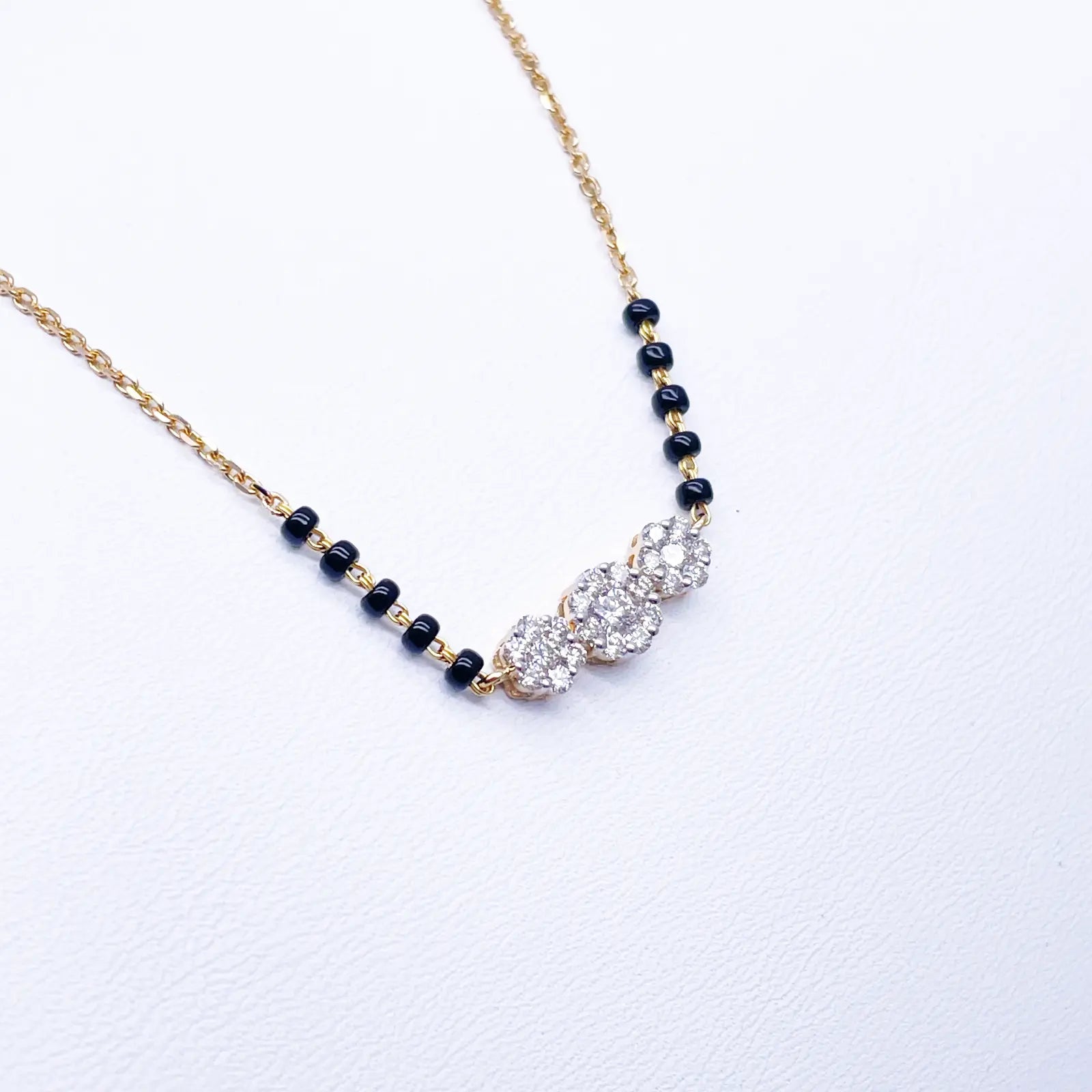 18ct Yellow Gold Natural Diamond 0.57ct Floral Pendant Mangalsutra Necklace Hallmarked  Mangalsutra Chains