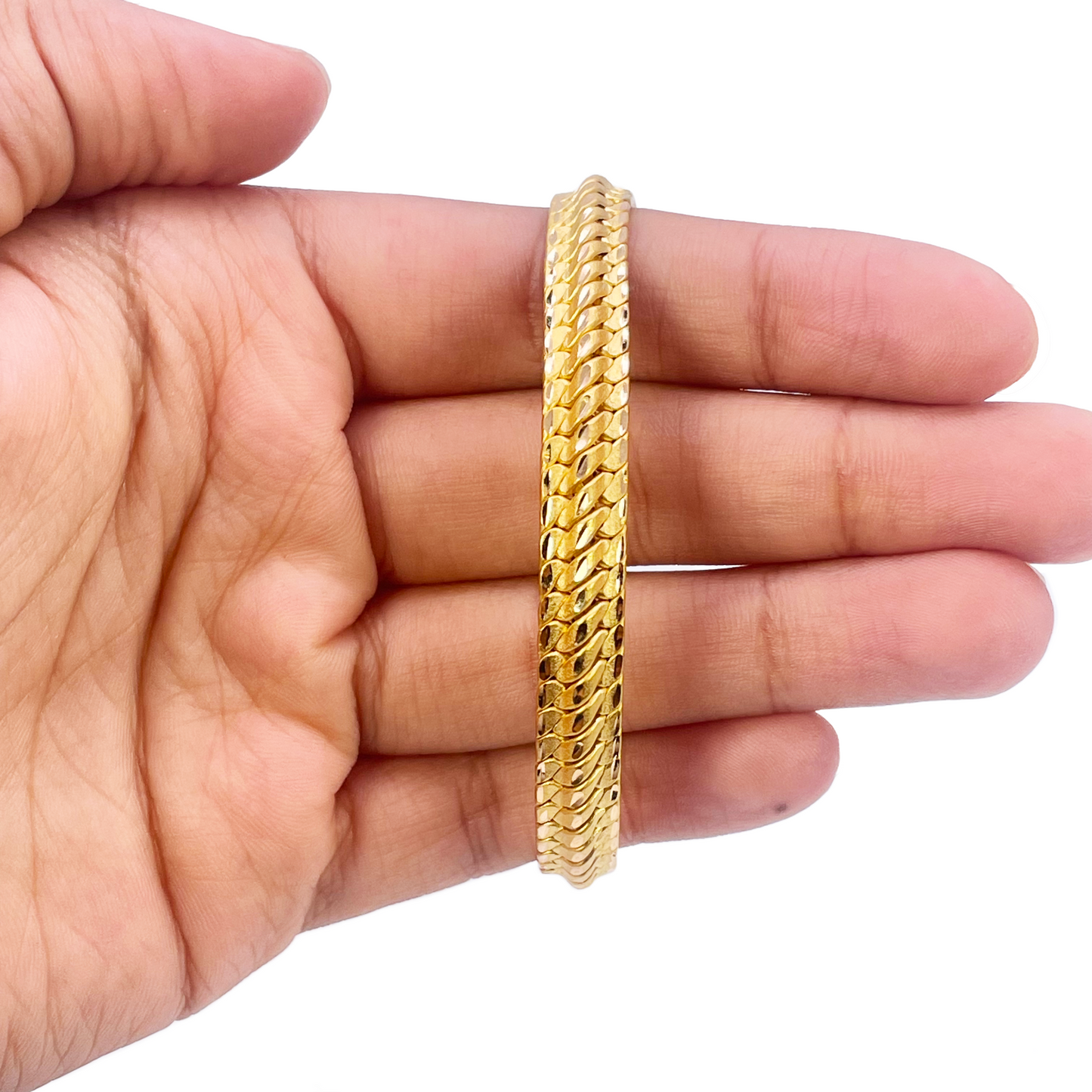 22ct Gold Cowboy Gents Lightweight Diamond Cut Bracelet 8 Inches 7.4mm Width 