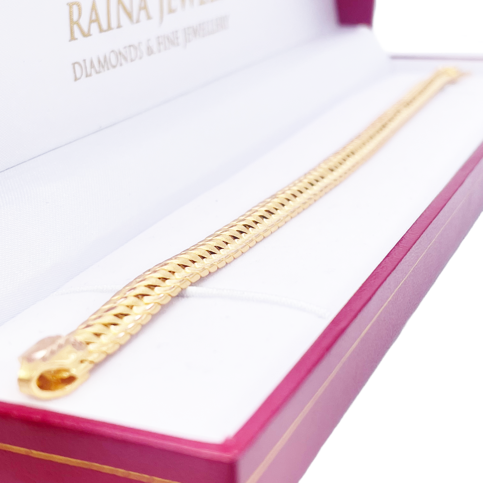 22ct Gold Cowboy Gents Lightweight Diamond Cut Bracelet 8 Inches 7.4mm Width 