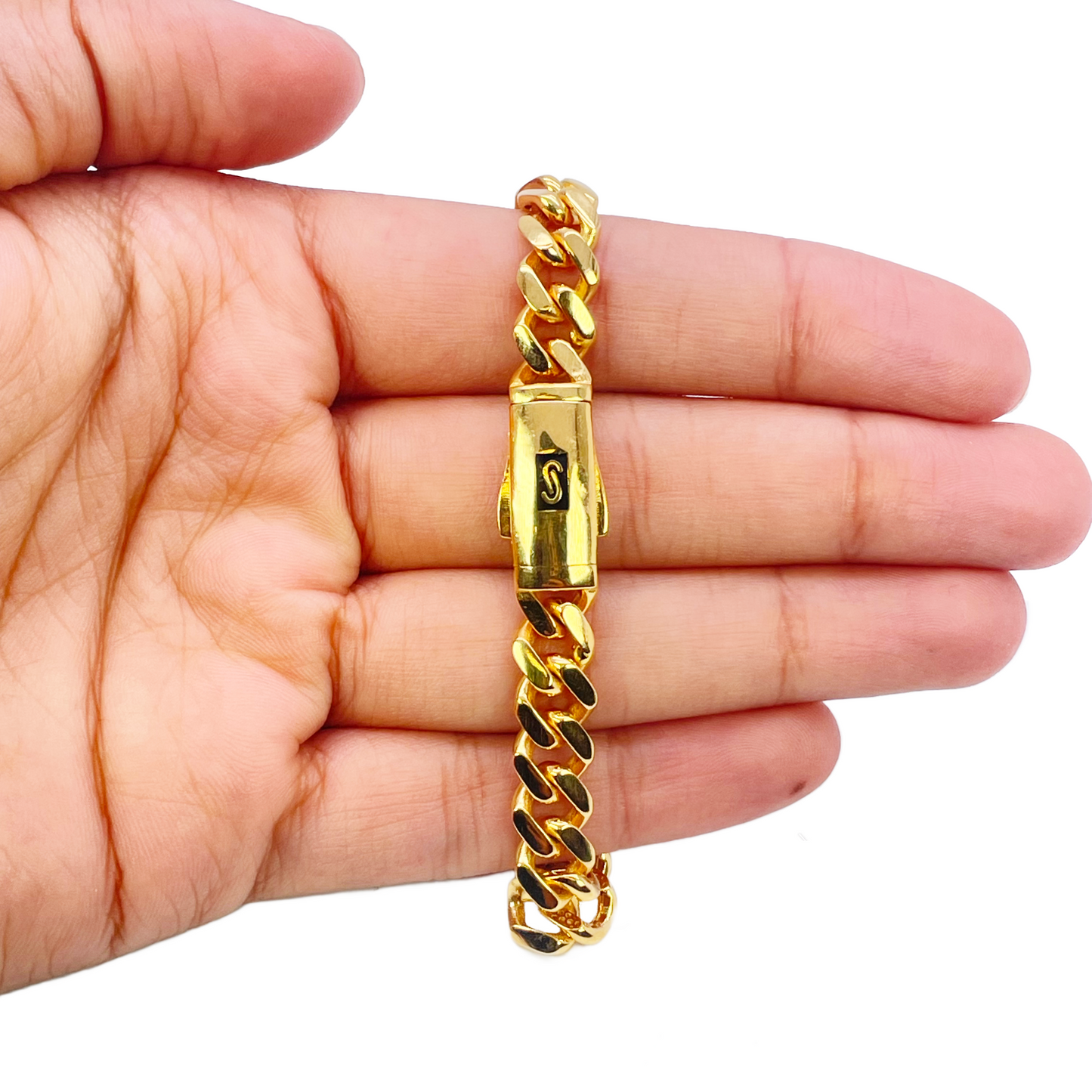 22ct Gold Cuban Bracelet Curb Link Lightweight 8 Inches 7.6mm Wide 