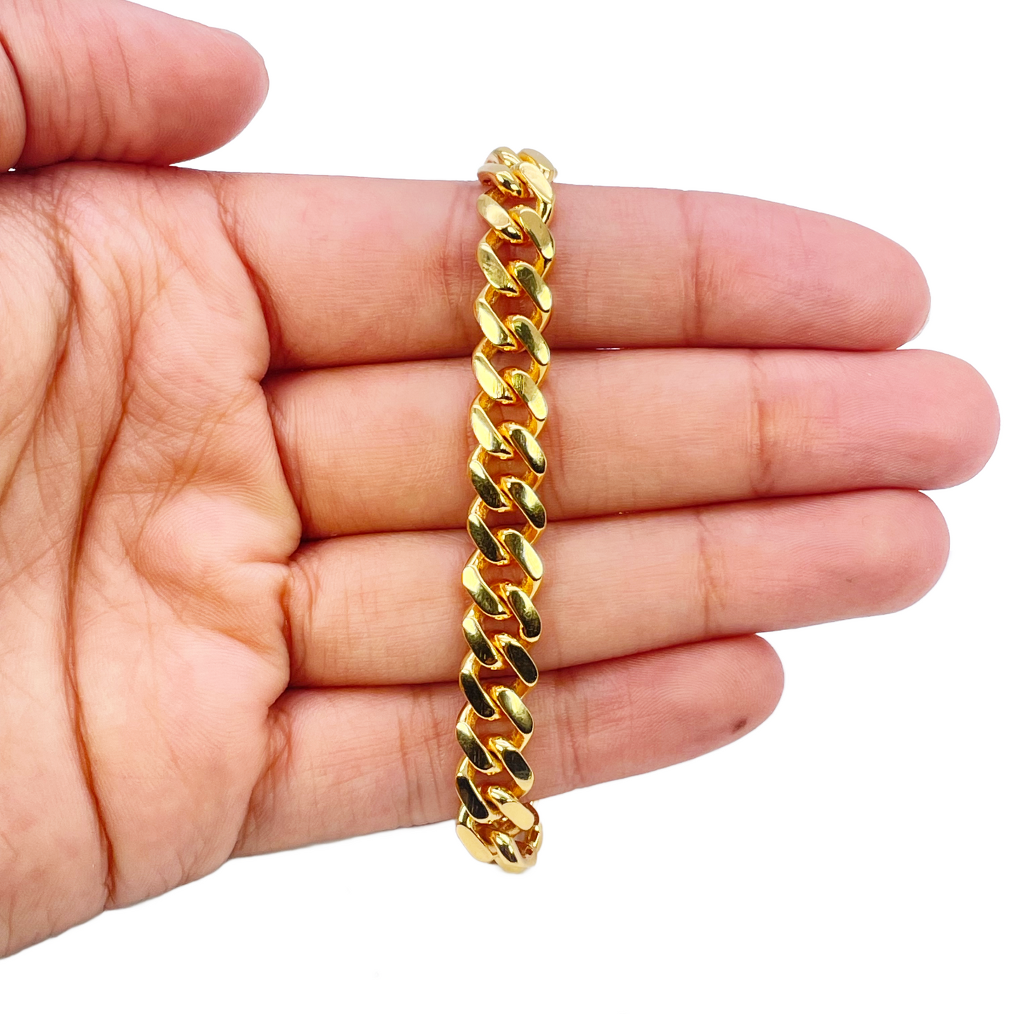22ct Gold Cuban Bracelet Curb Link Lightweight 8 Inches 7.6mm Wide 
