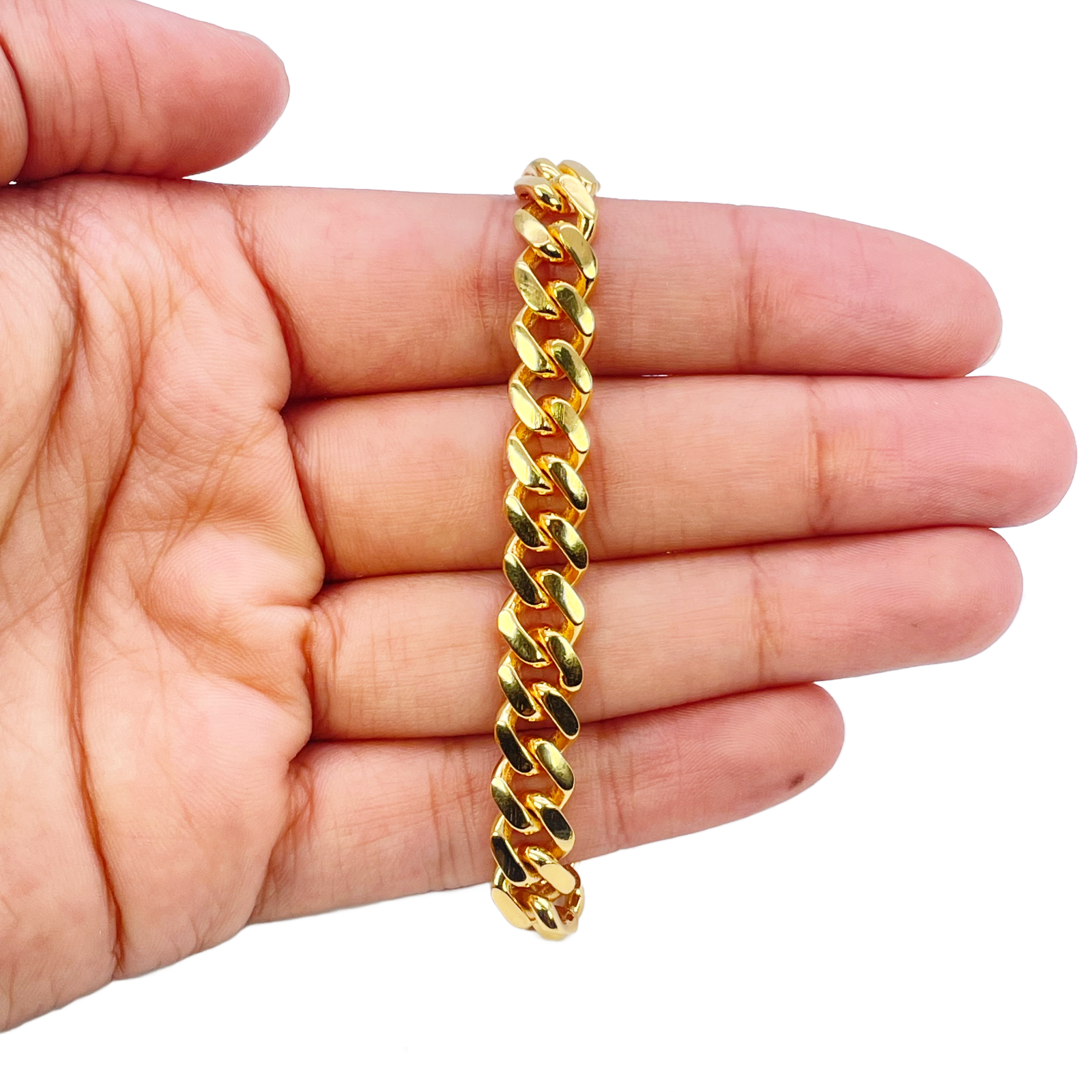 22ct Gold Cuban Bracelet Curb Link Lightweight 8 Inches 7.6mm Wide 