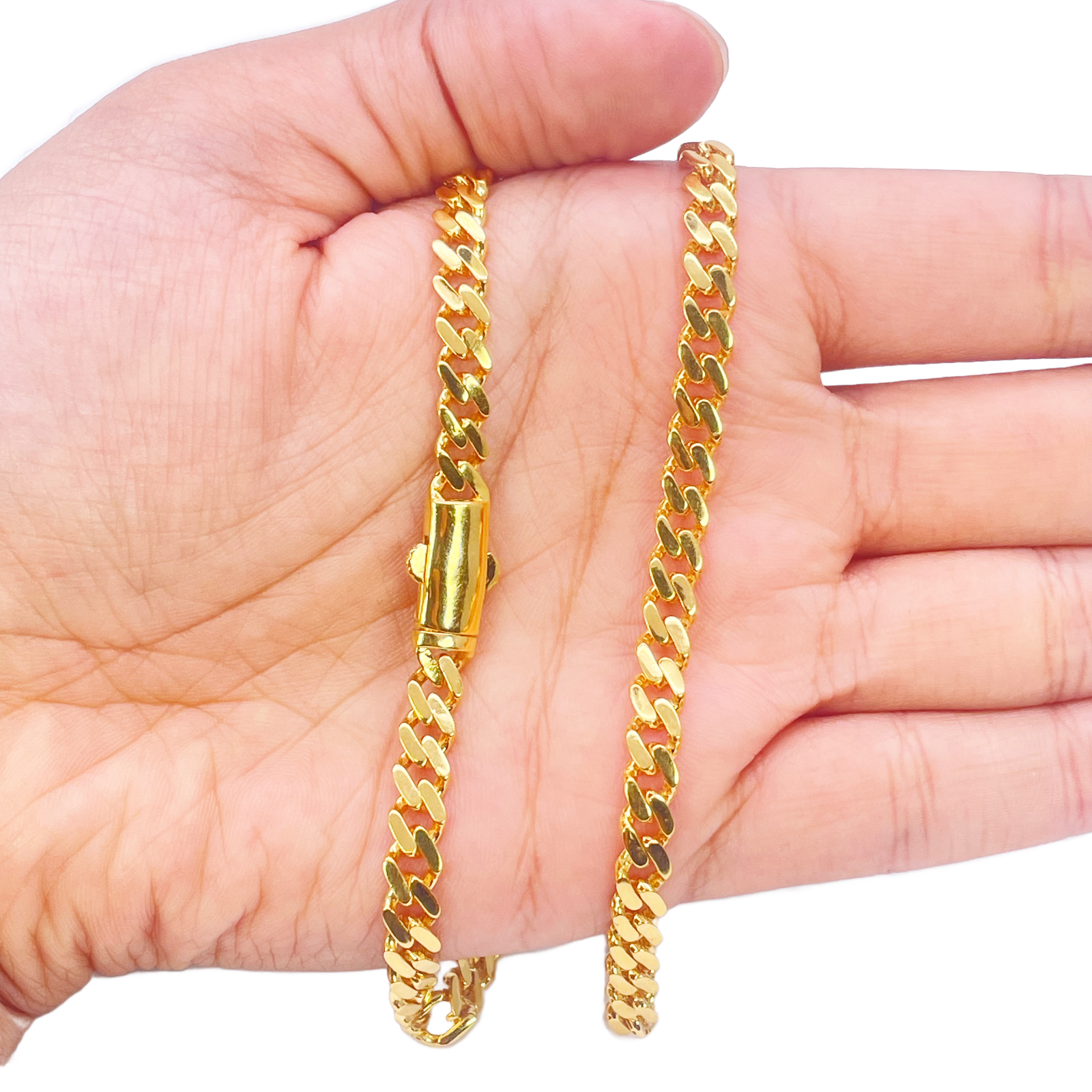 22ct Gold Cuban Link Curb Lightweight Chain Necklace 24 Inches 8.4mm Width 