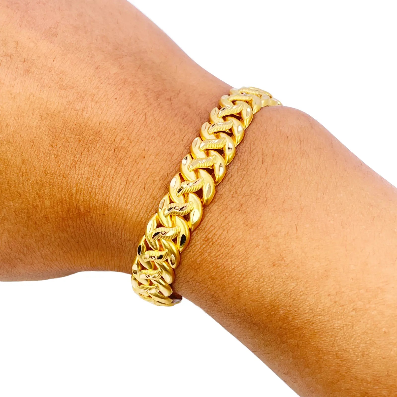 22ct Gold Curb Bracelet Matt Diamond Cut Lightweight 7.5 Inches 10mm Wide 