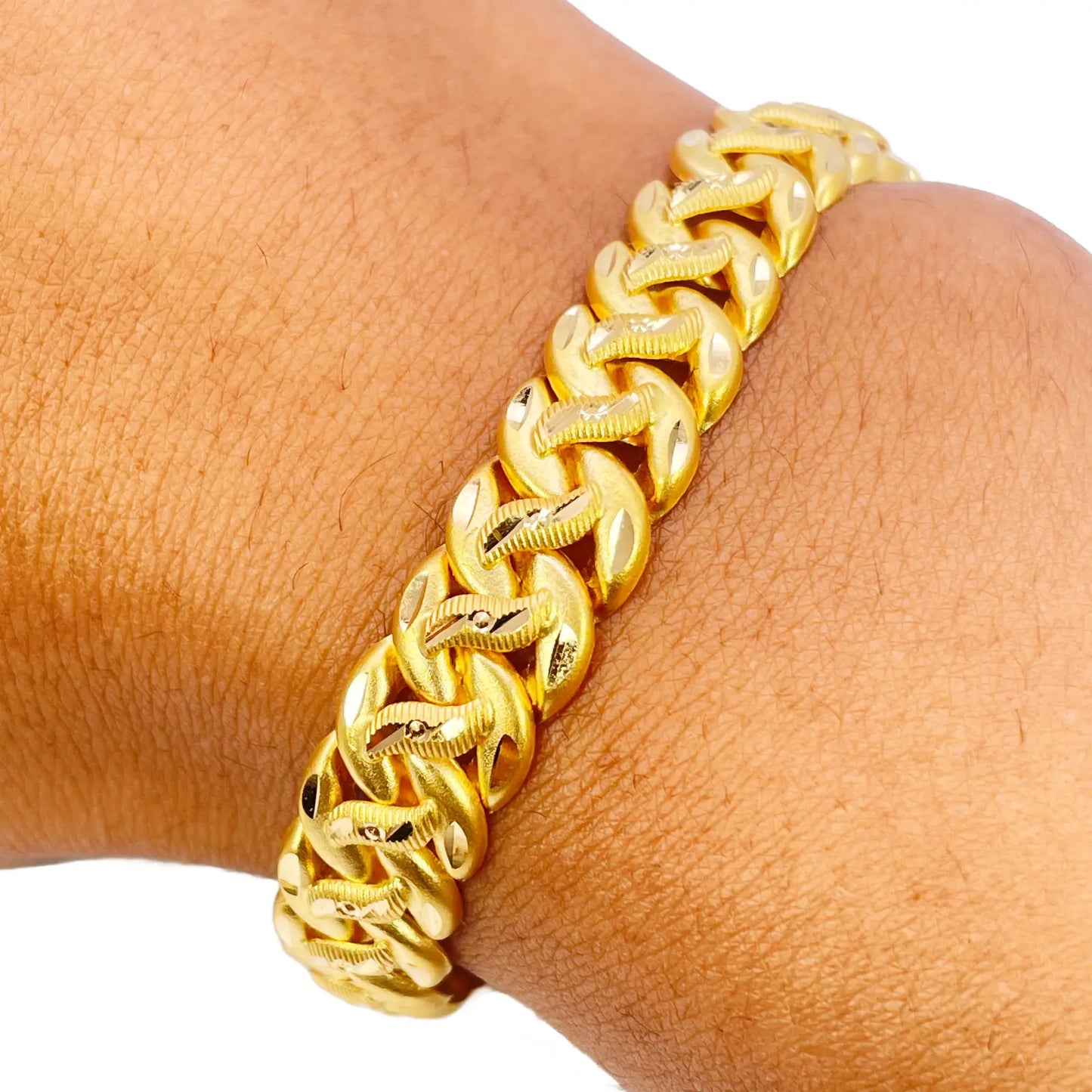 22ct Gold Curb Bracelet Matt Diamond Cut Lightweight 7.5 Inches 10mm Wide 