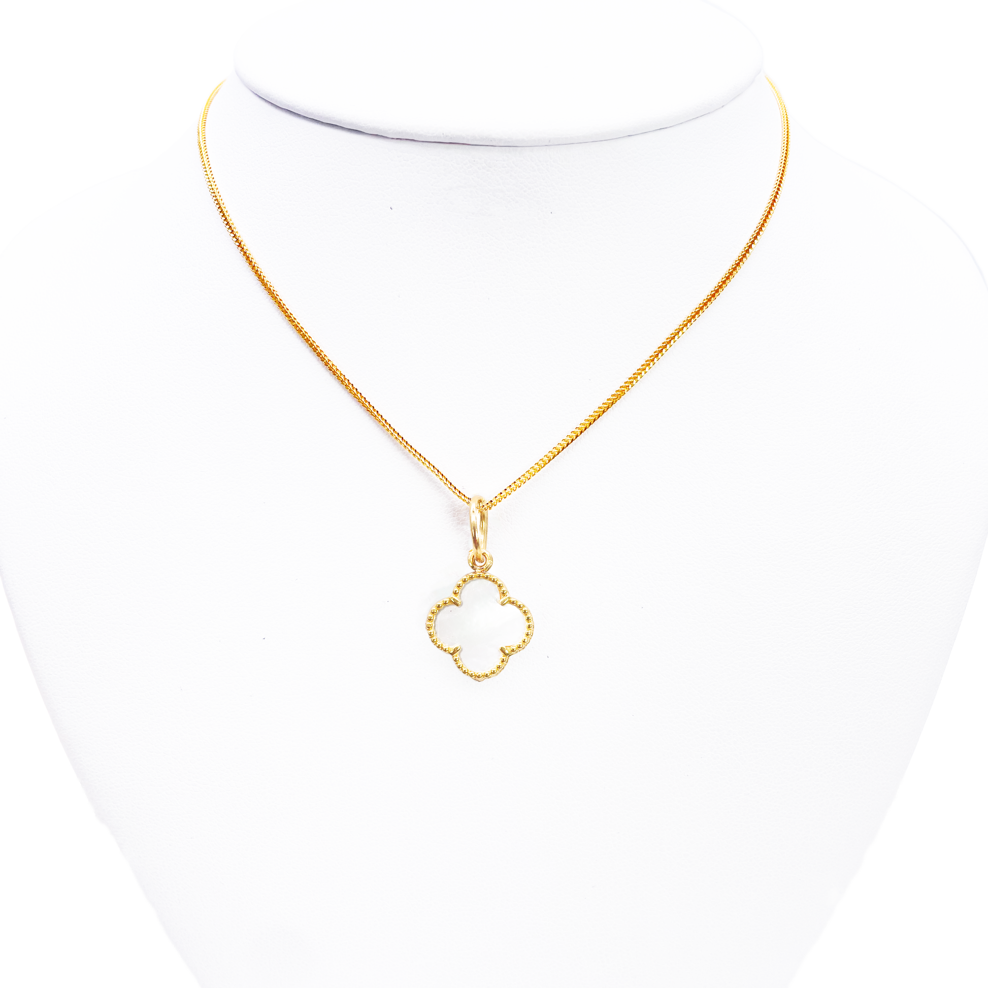 22ct Gold Mother Of Pearl Clover Pendant - 13mm Width 