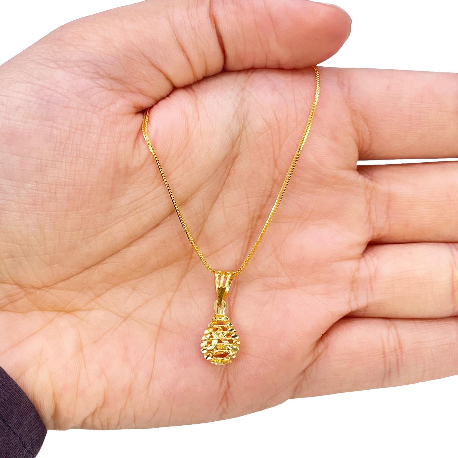 22ct Gold Pear Shaped Pendant Diamond Cut Mesh High Polished 20 mm Length 