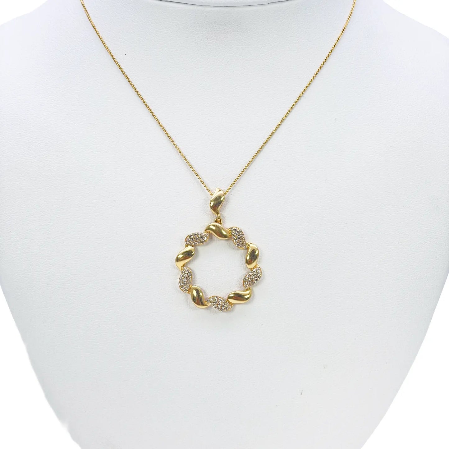 22ct Yellow Gold Circle Of Life Leaf Pendant & Matching Leaf Earrings Set 