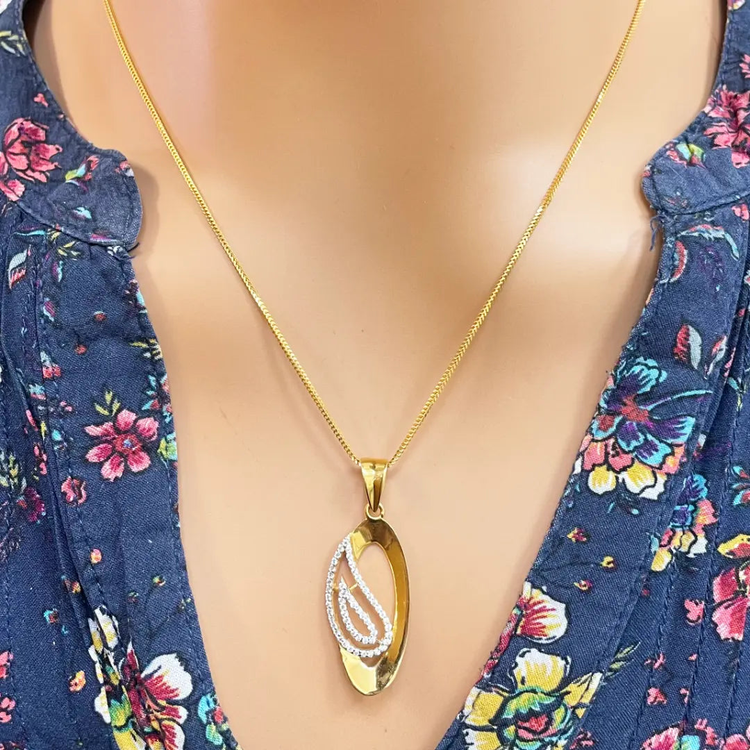 22ct Yellow Gold Floral Sparkly Leaf Pendant, Chain & Stud Earrings Set 