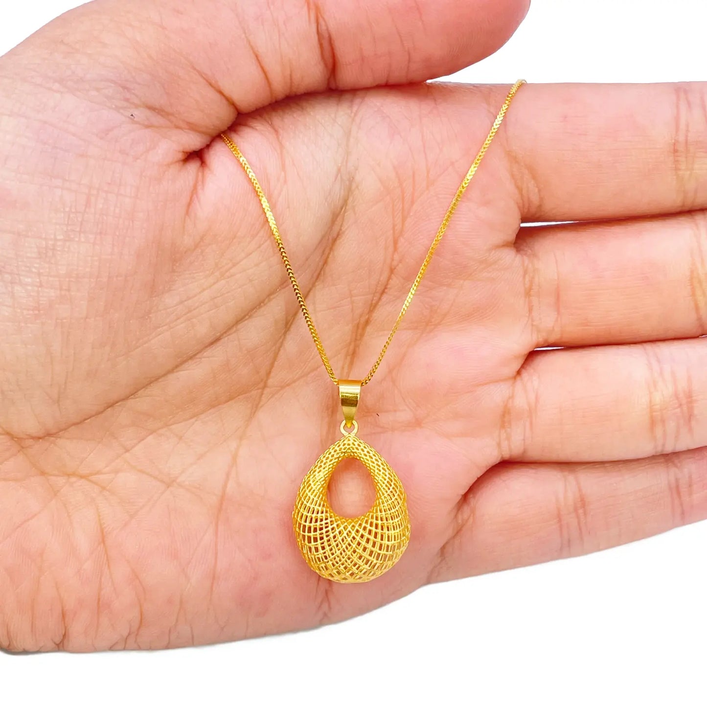 22ct Yellow Gold Mesh Matt Big Oval Pendant 25mm Length 