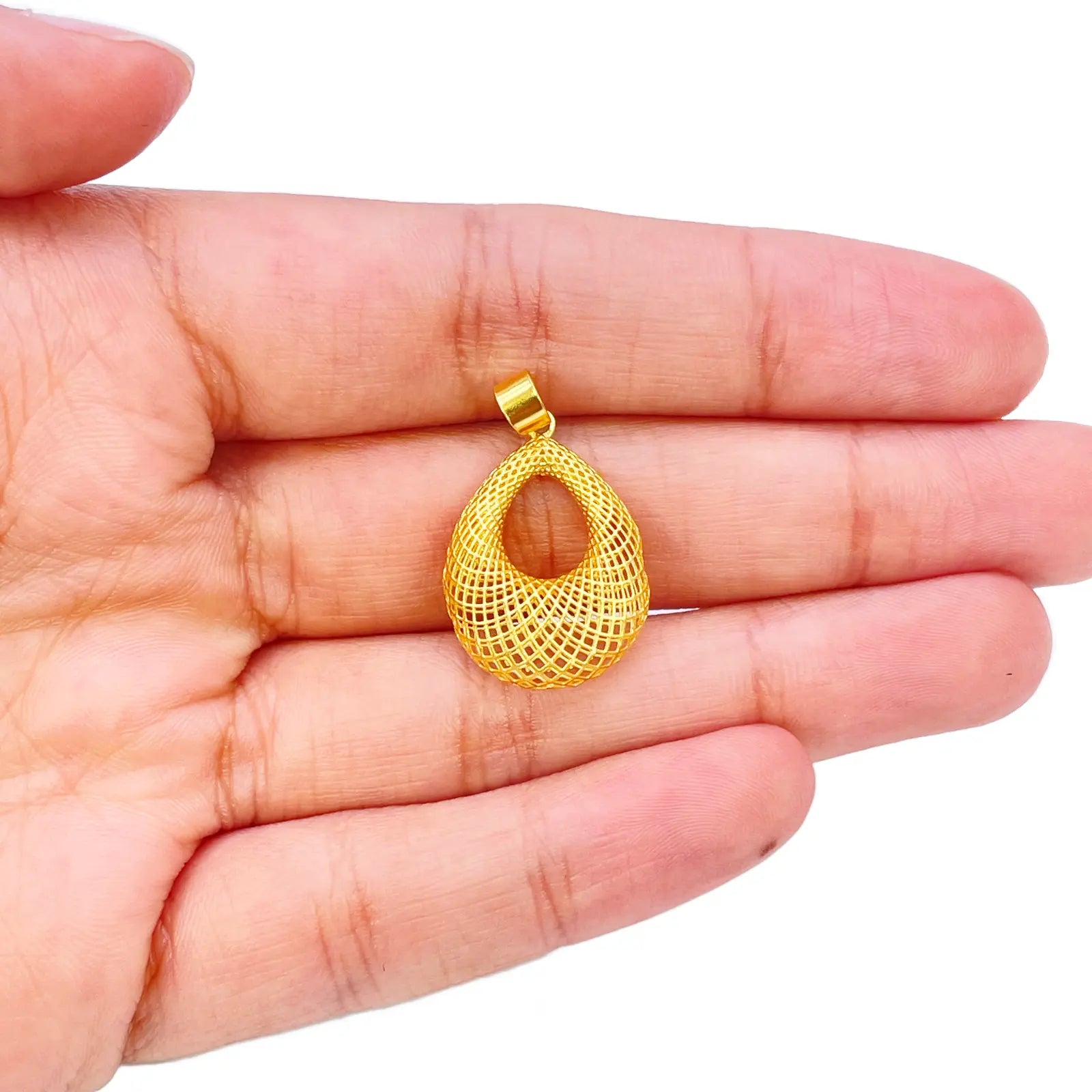 22ct Yellow Gold Mesh Matt Big Oval Pendant 25mm Length 
