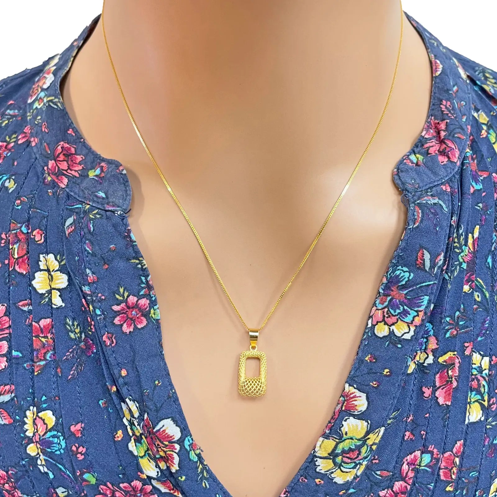 22ct Yellow Gold Mesh Matt Big Rectangle Pendant 20mm Length 