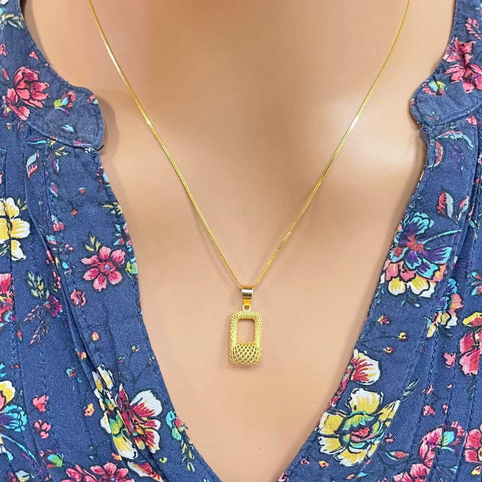 22ct Yellow Gold Mesh Matt Big Rectangle Pendant 20mm Length 