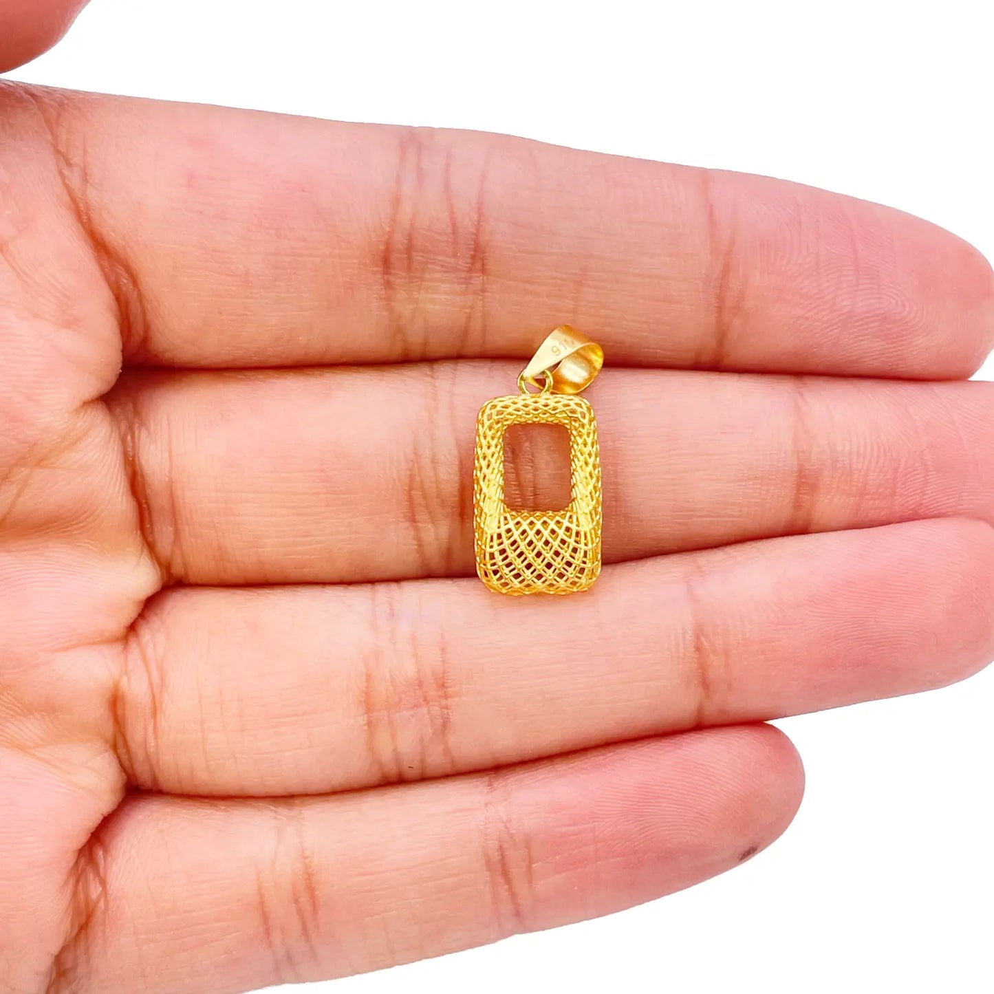 22ct Yellow Gold Mesh Matt Big Rectangle Pendant 20mm Length 