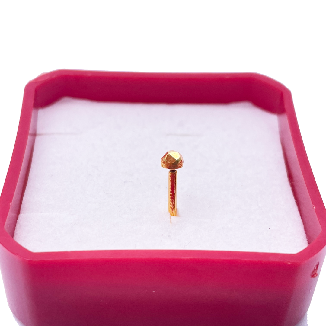 22ct Yellow Gold Plain Gold Diamond Cut design Nose Stud 2.8 MM 