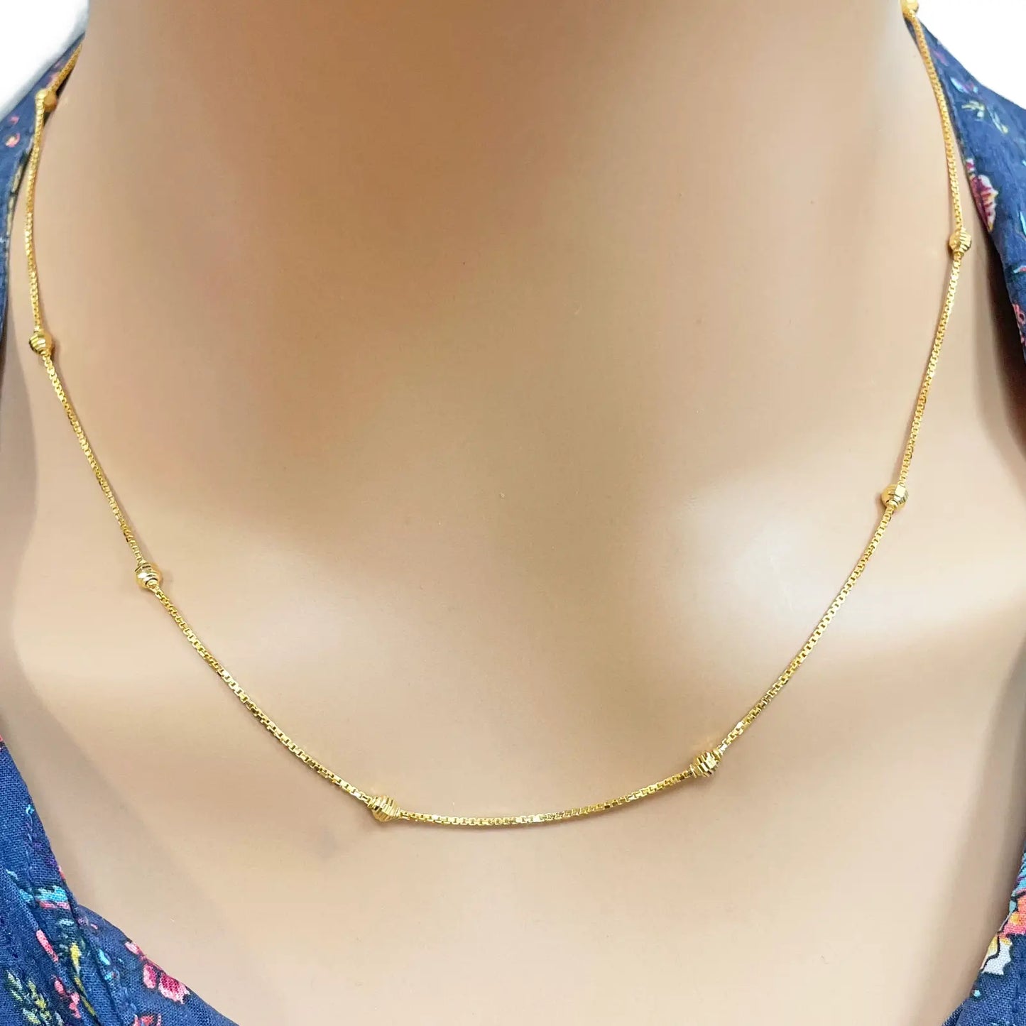 22ct Yellow Gold Shiny Diamond Cut Ball Eight Beaded Necklace Chain 18.5 Inches 